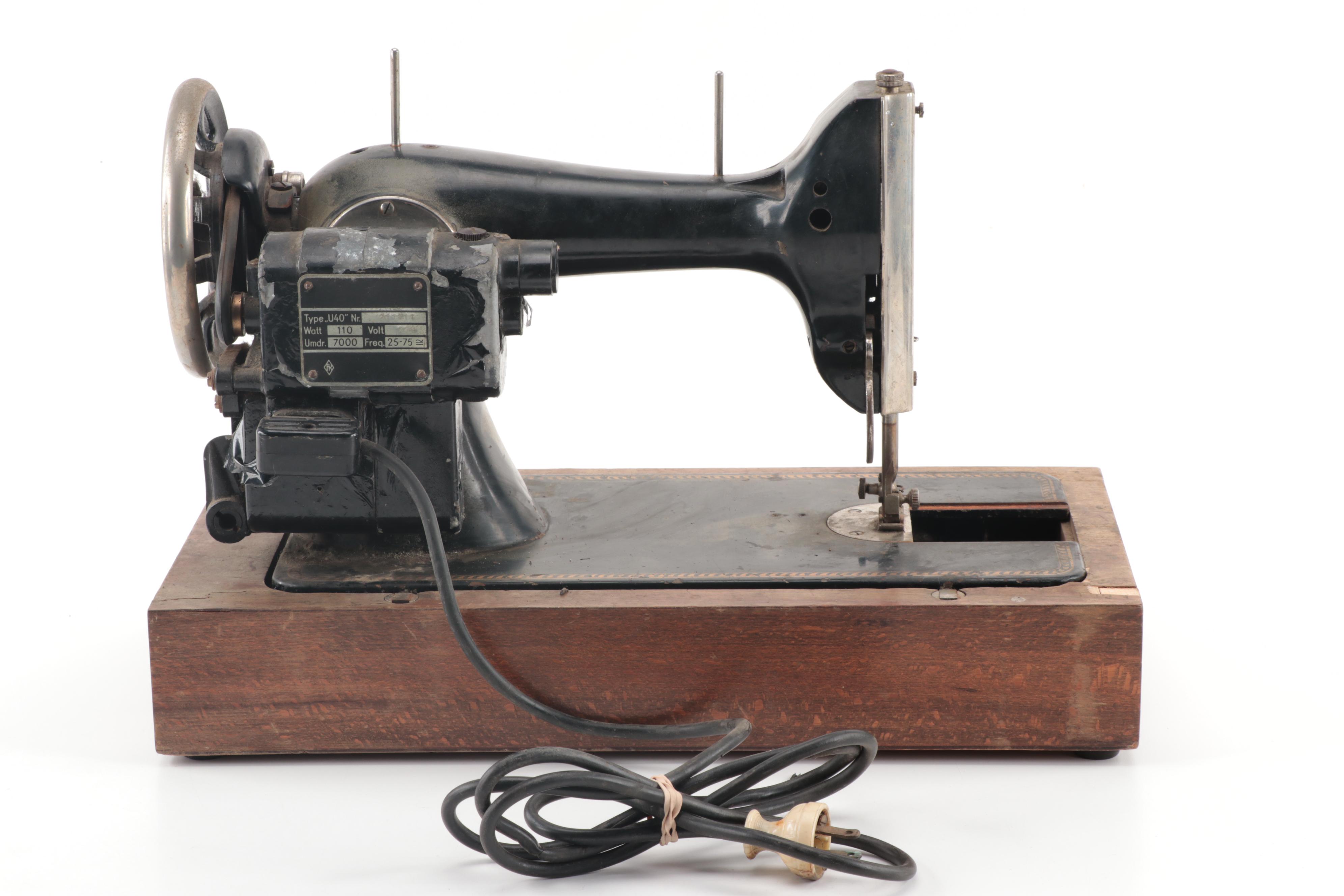 Vintage German Singer Sewing Machine, Model 66-16 Lotus