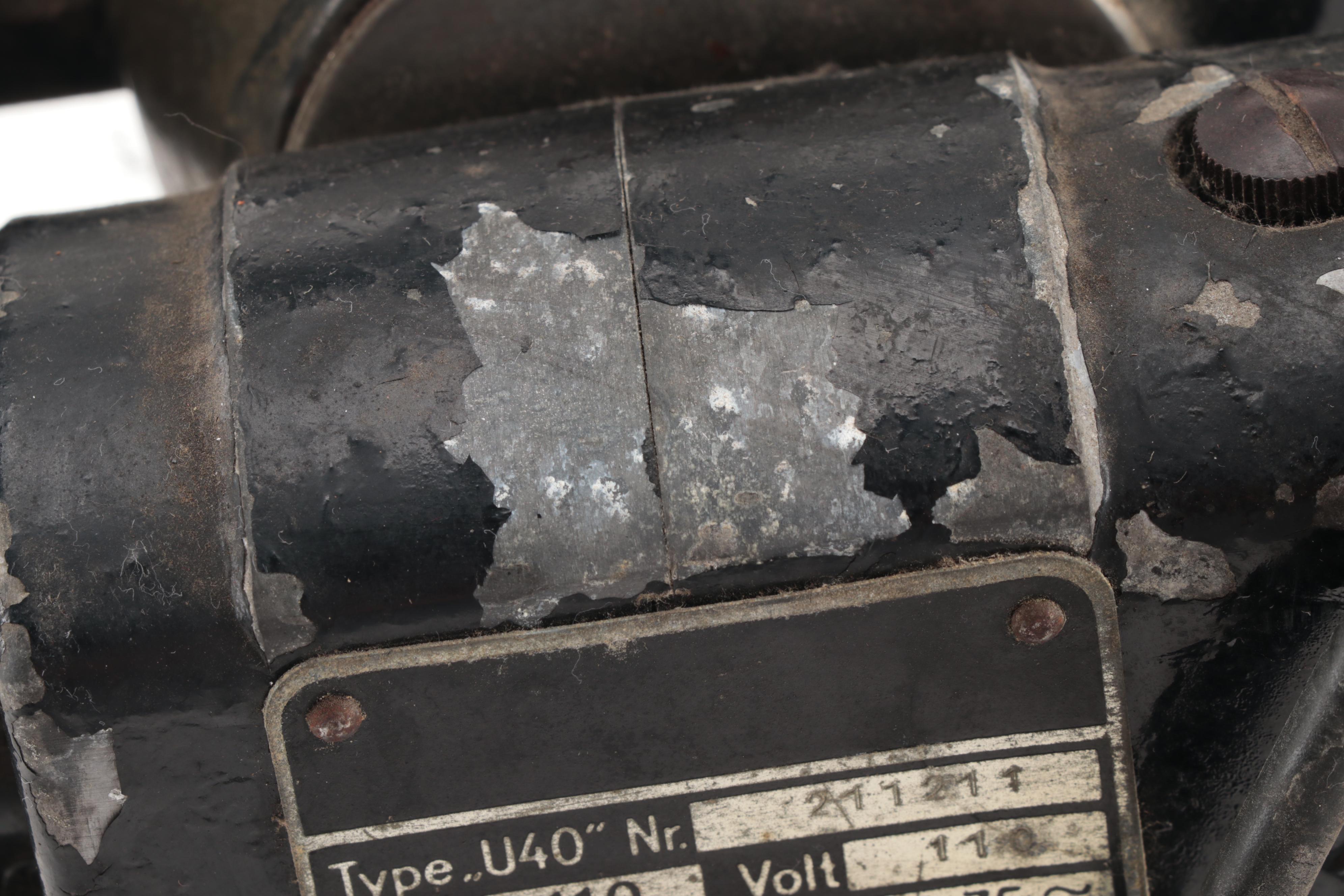 Vintage German Singer Sewing Machine, Model 66-16 Lotus