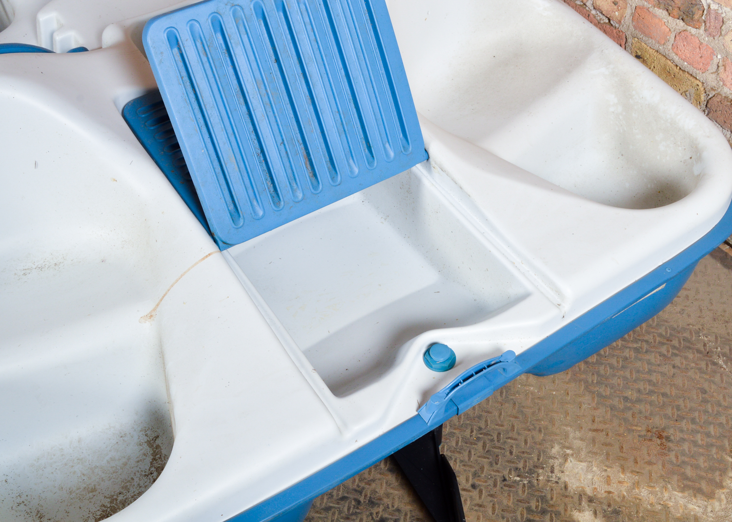 Pelican Ram-X Four-Person Pedal Boat with Retractable Awning