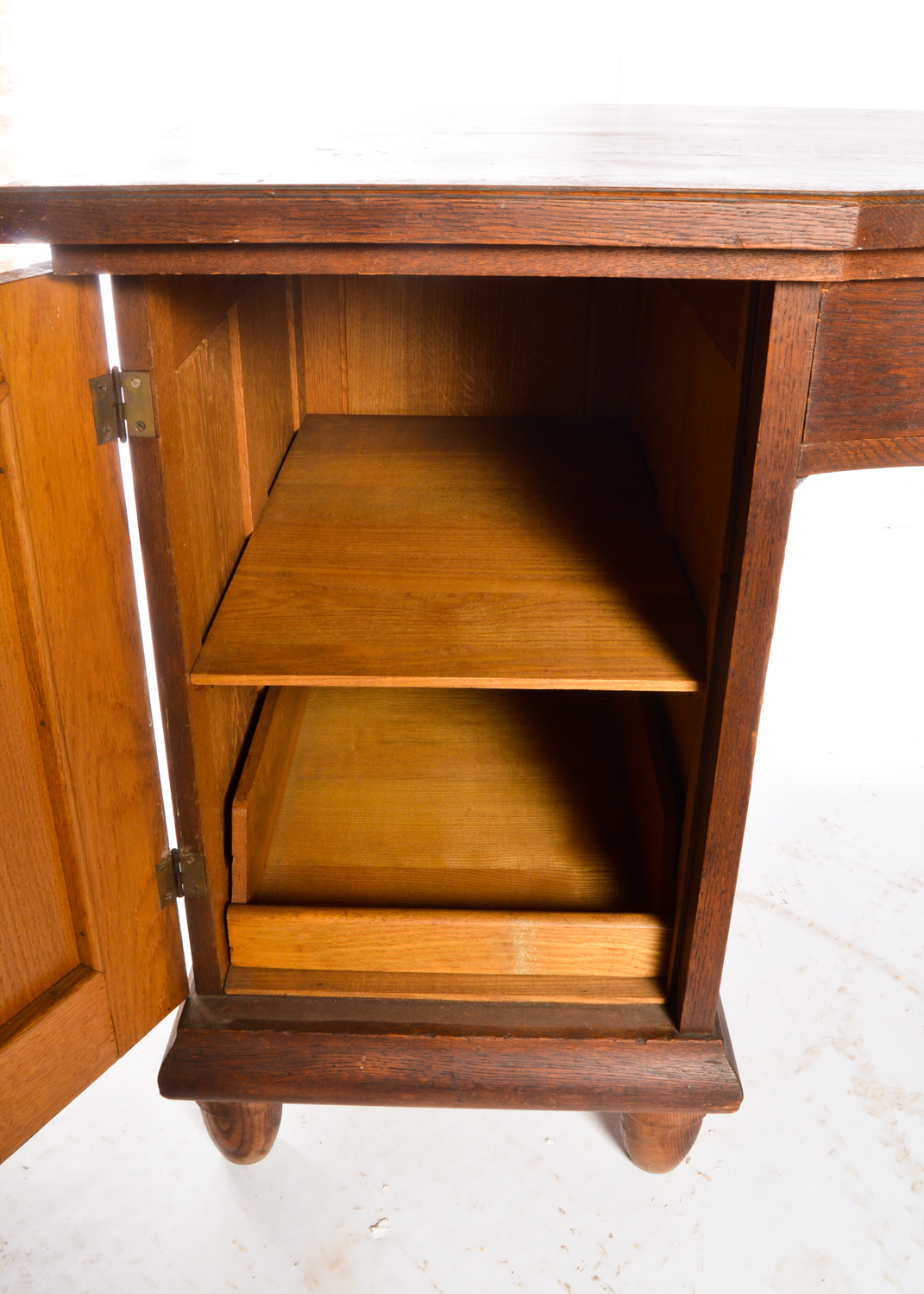 Arts and Crafts Style Oak Double Pedestal Desk, 20th Century