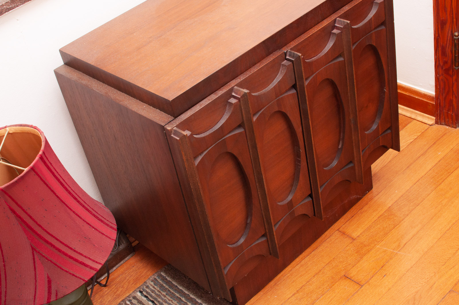 Mid Century Modern Walnut Nightstands, Mid-20th Century