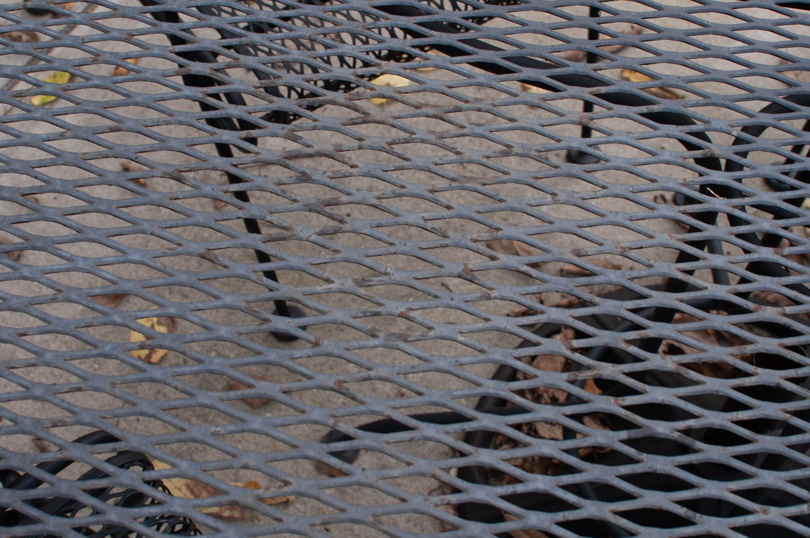 Black Metal Mesh Outdoor Patio Table and Chairs