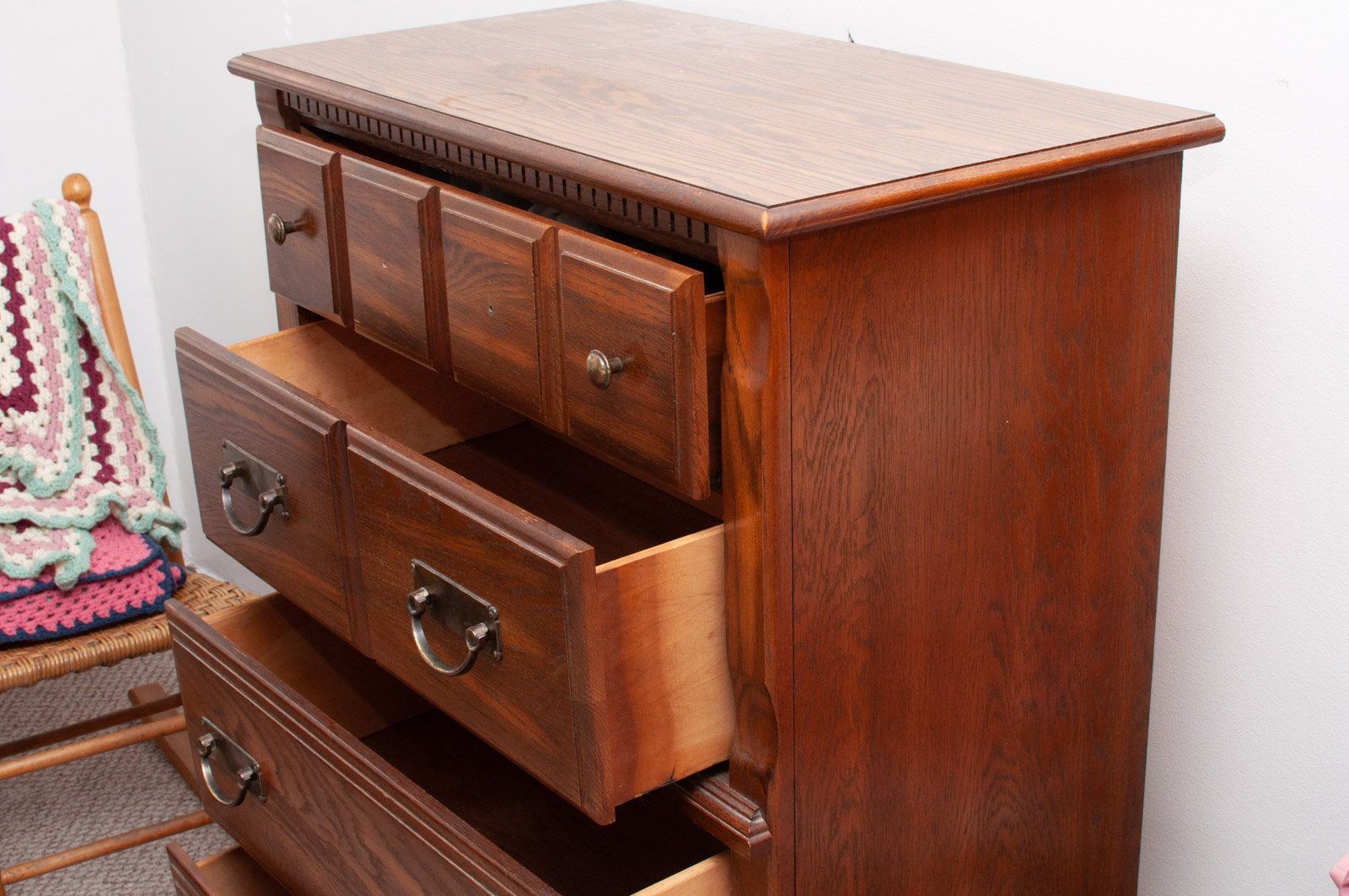 Contemporary Oak Veneer and Laminate Chest of Drawers