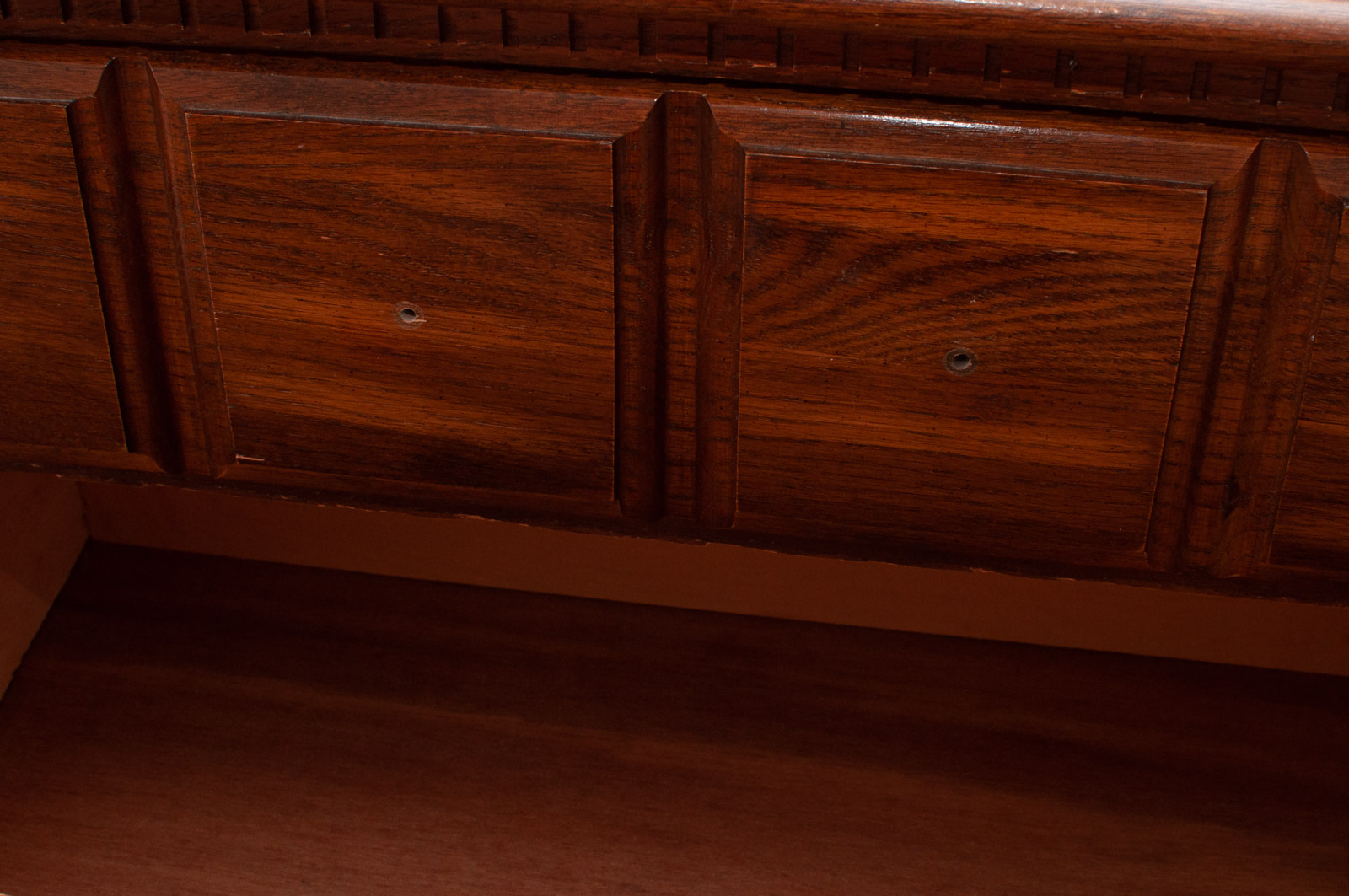 Contemporary Oak Veneer and Laminate Chest of Drawers