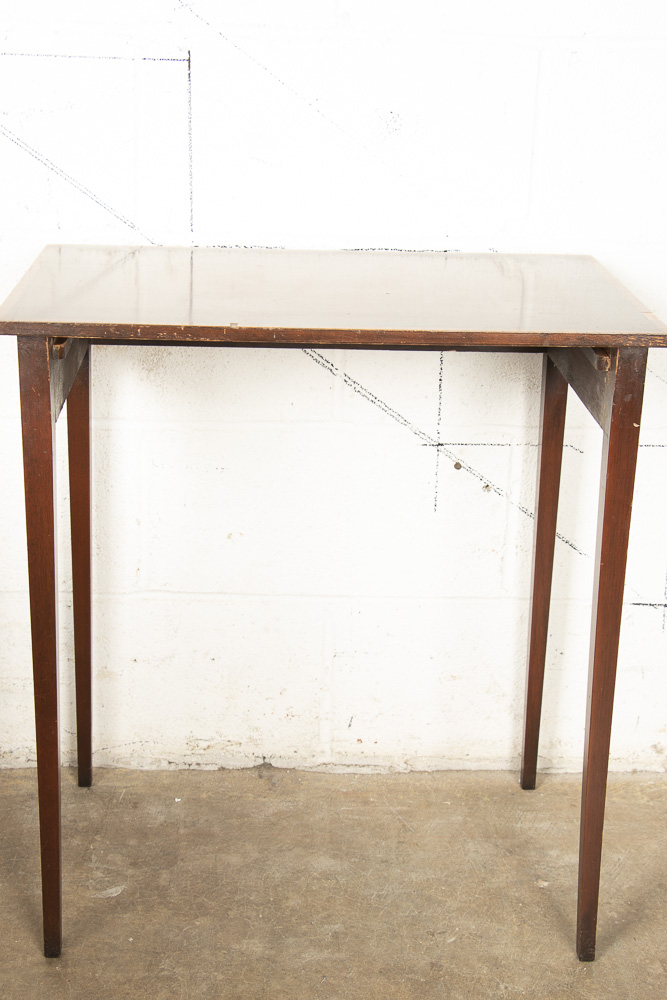 Federal Style Banded Mahogany Nesting Tables, Mid-20th Century