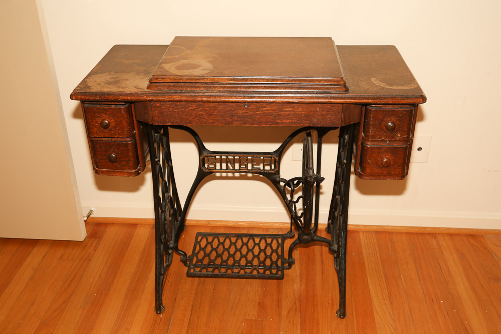 1923 Singer Sewing Machine Table, Model 66