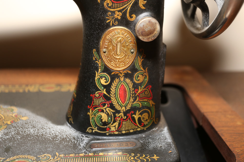 1923 Singer Sewing Machine Table, Model 66