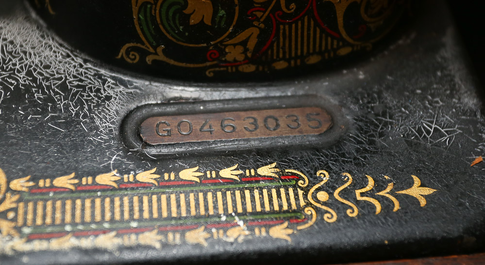 1923 Singer Sewing Machine Table, Model 66