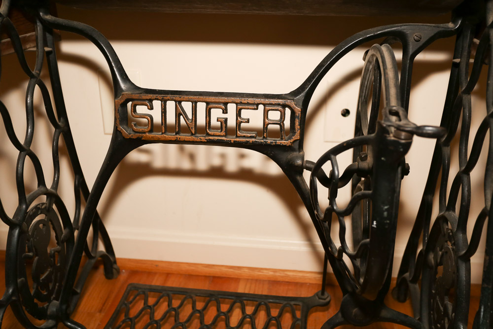 1923 Singer Sewing Machine Table, Model 66
