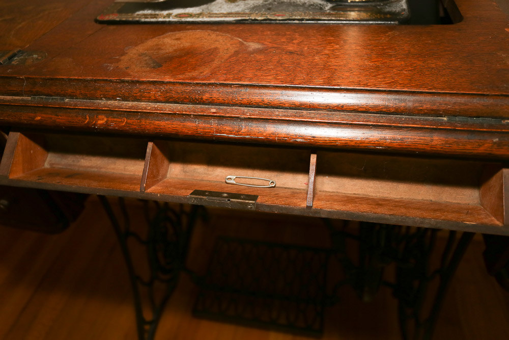 1923 Singer Sewing Machine Table, Model 66