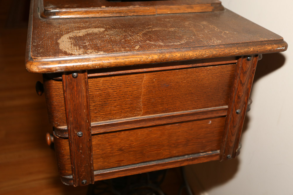 1923 Singer Sewing Machine Table, Model 66