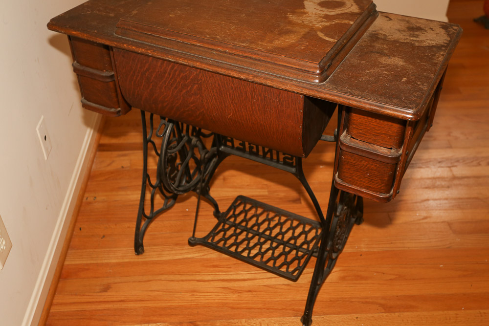 1923 Singer Sewing Machine Table, Model 66