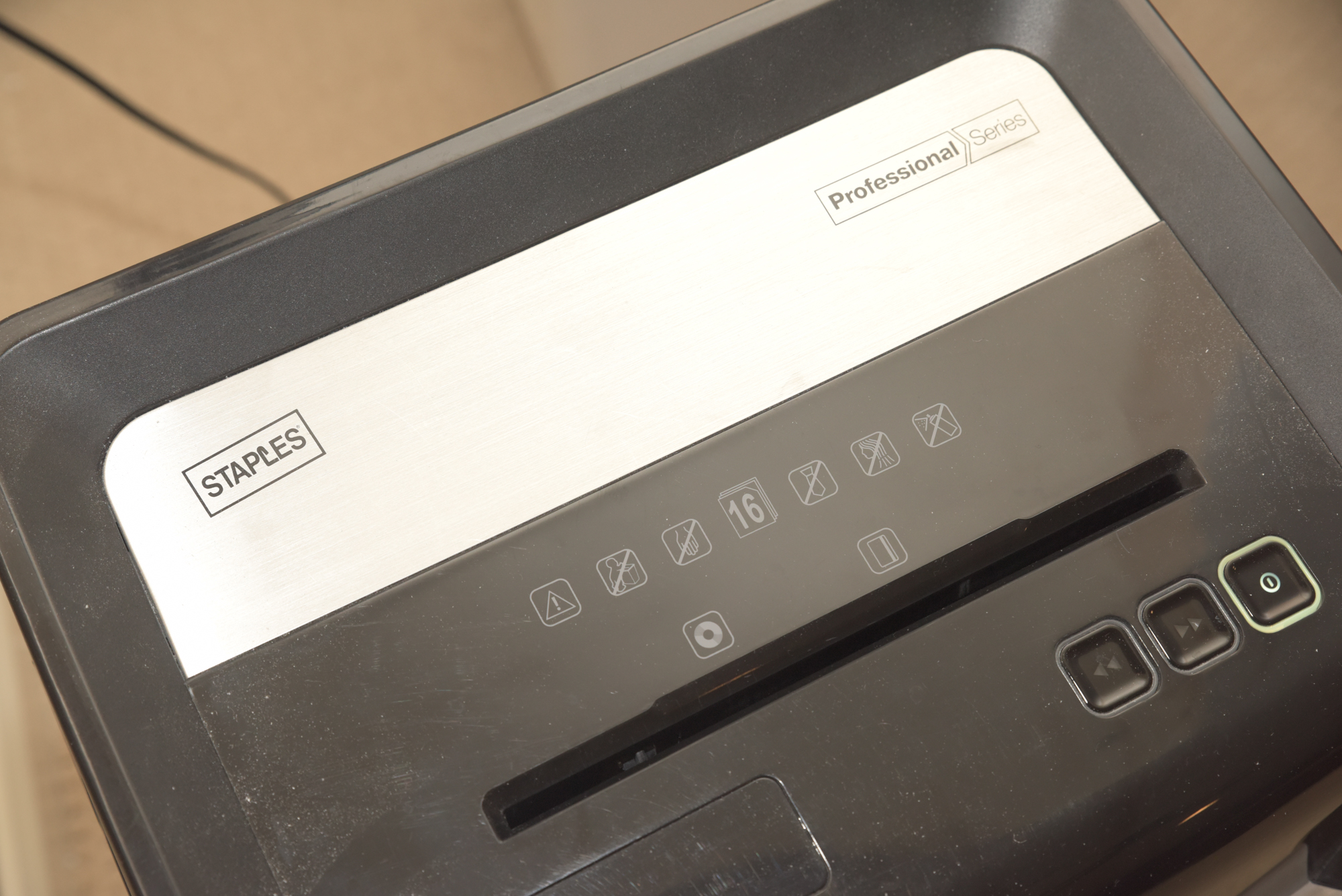 Staples Professional Series Paper Shredder