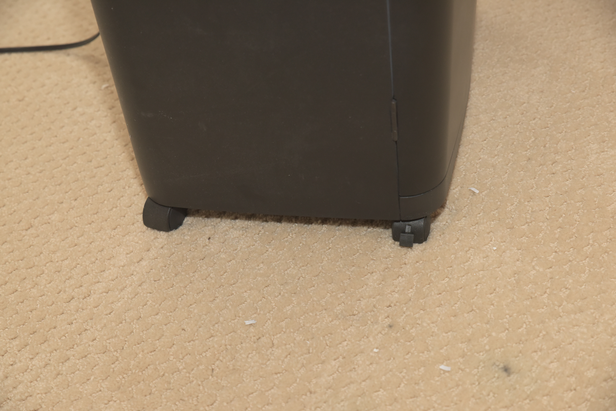 Staples Professional Series Paper Shredder