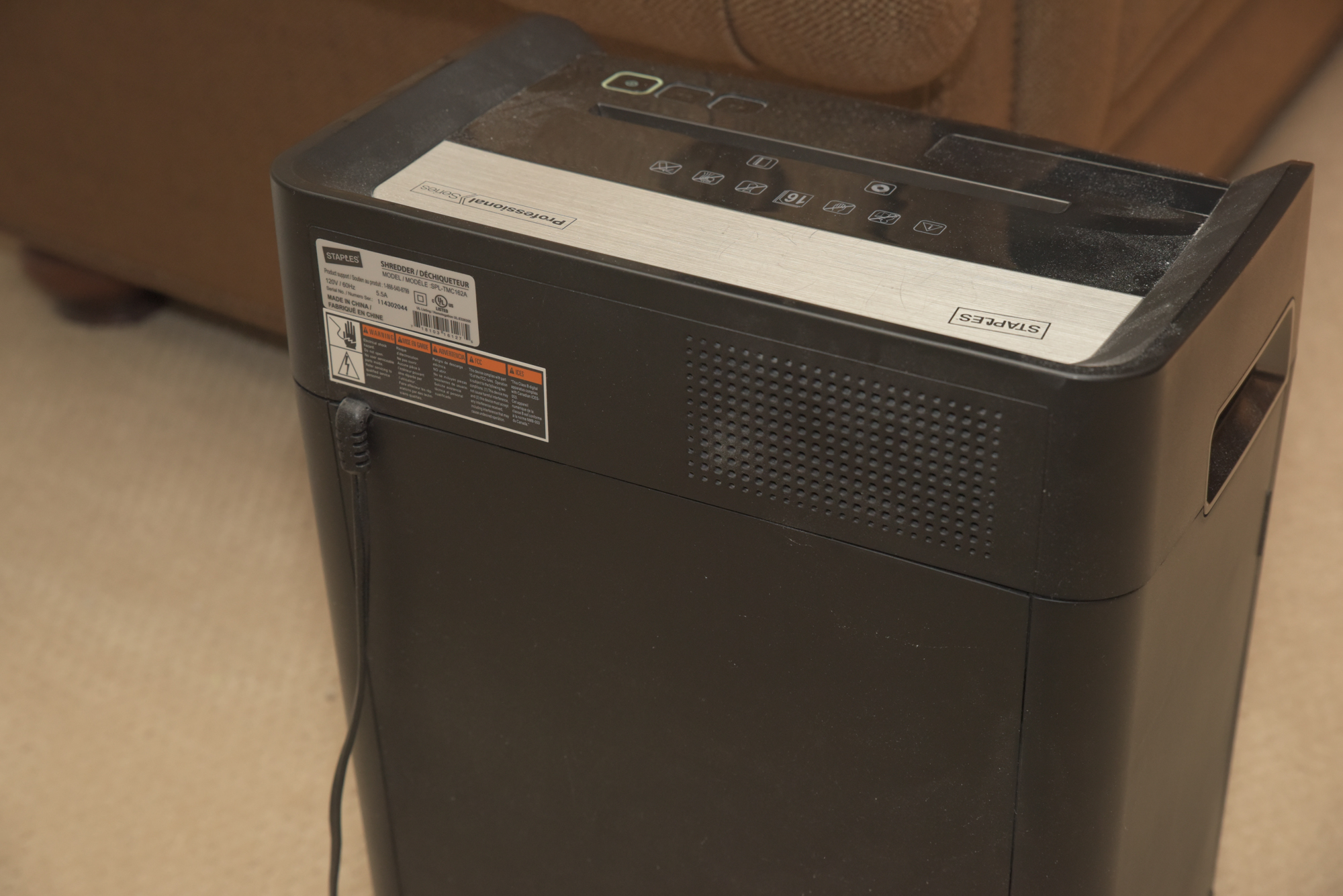 Staples Professional Series Paper Shredder