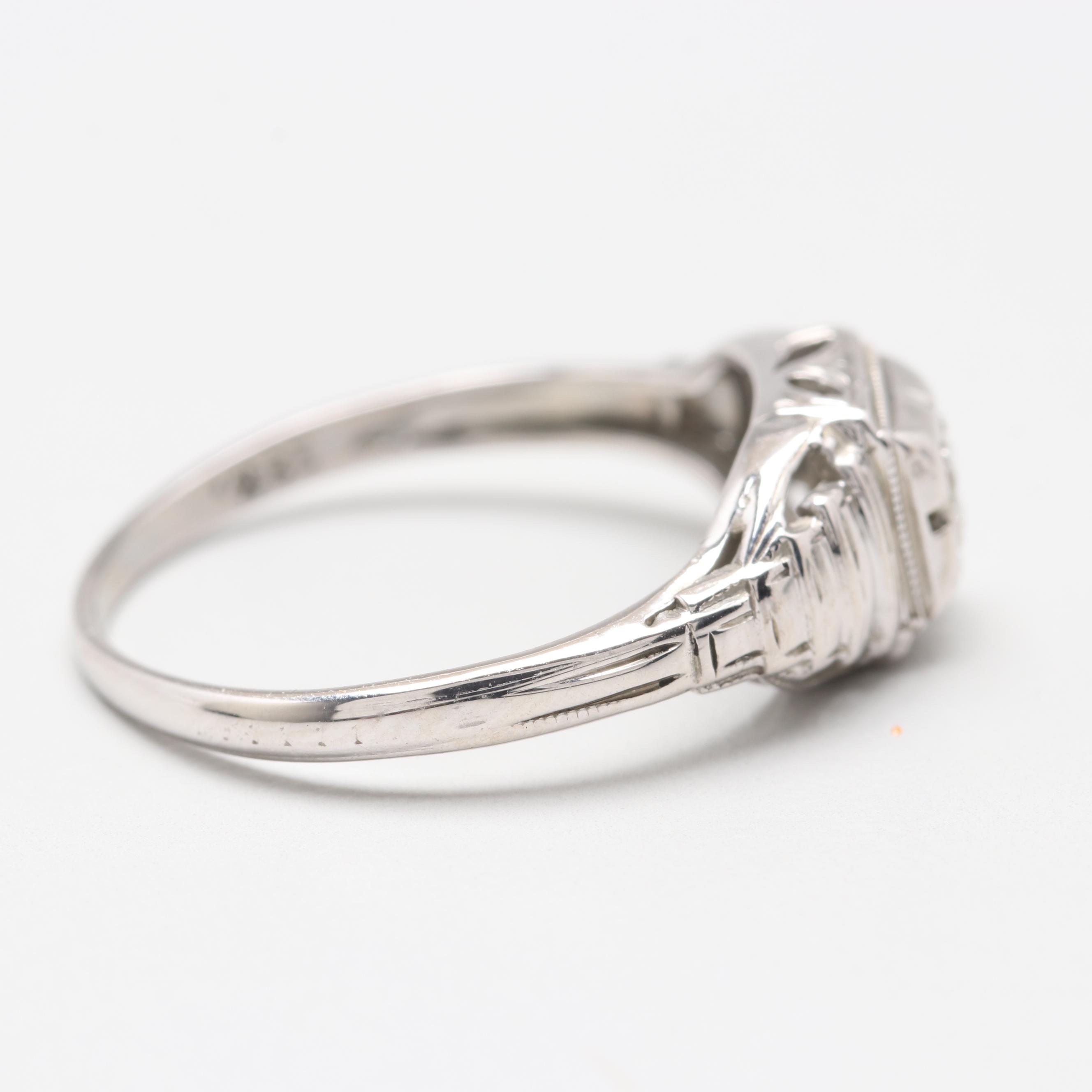 18K White Gold Diamond Ring