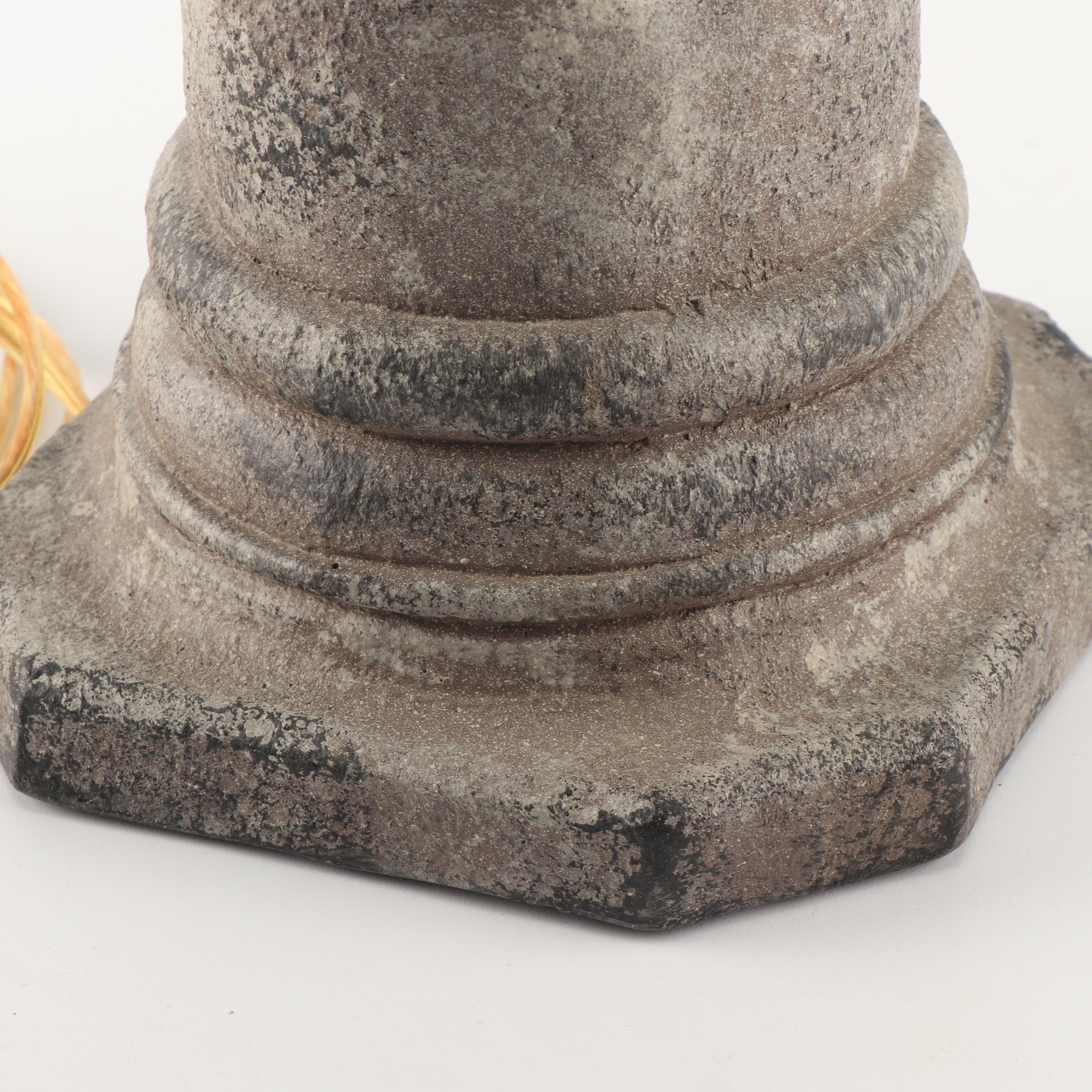 Classical Style Lion Head Column Table Lamp