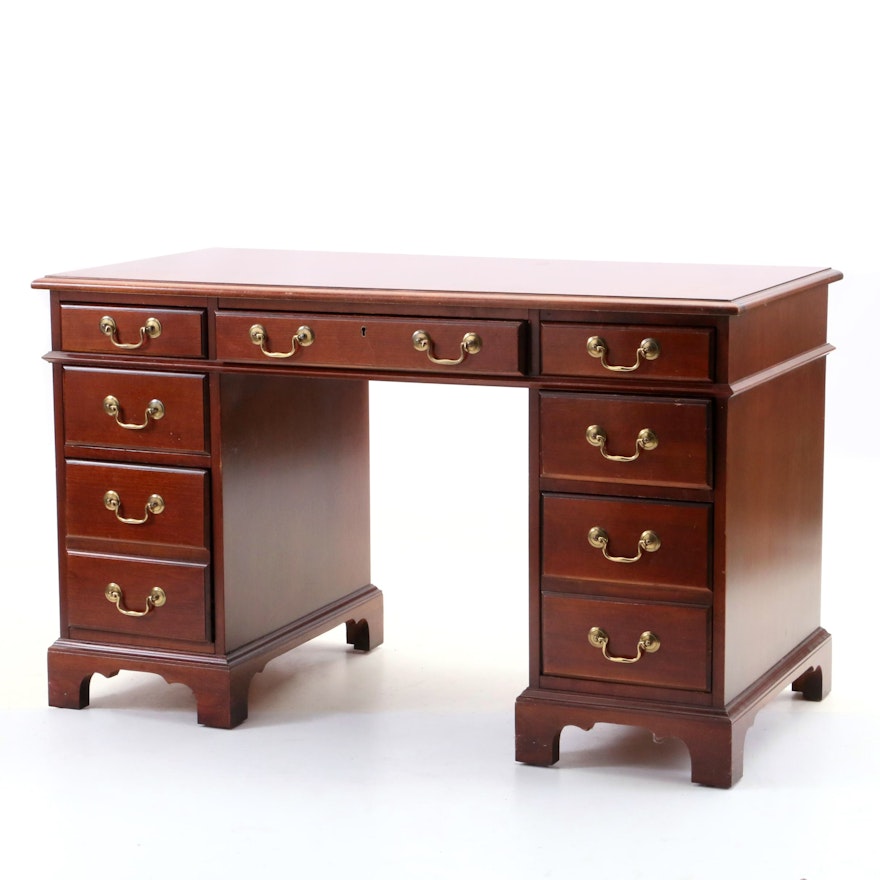 Federal Style Mahogany Veneer Kneehole Desk by Jasper Cabinet, Late 20th Century