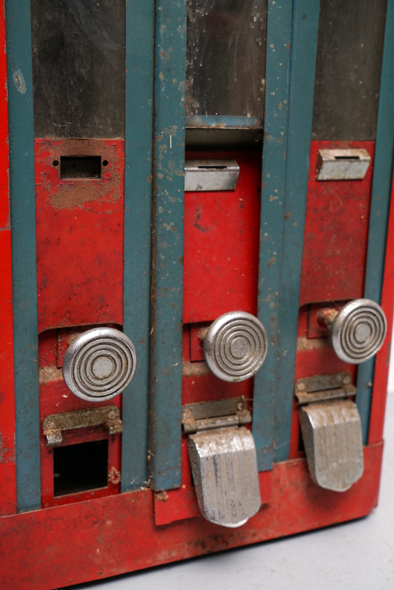 Andrews Mfg. Co. Three Some One Cent Vending Machines, circa 1930s