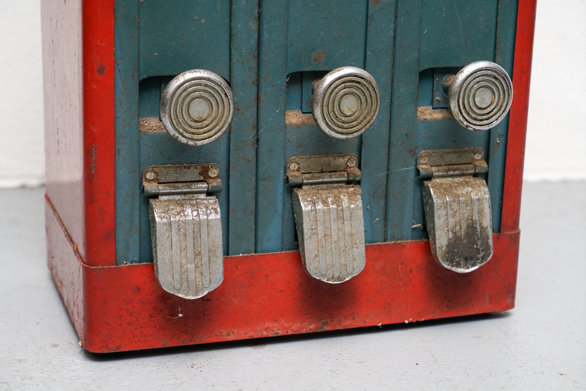 Andrews Mfg. Co. Three Some One Cent Vending Machines, circa 1930s