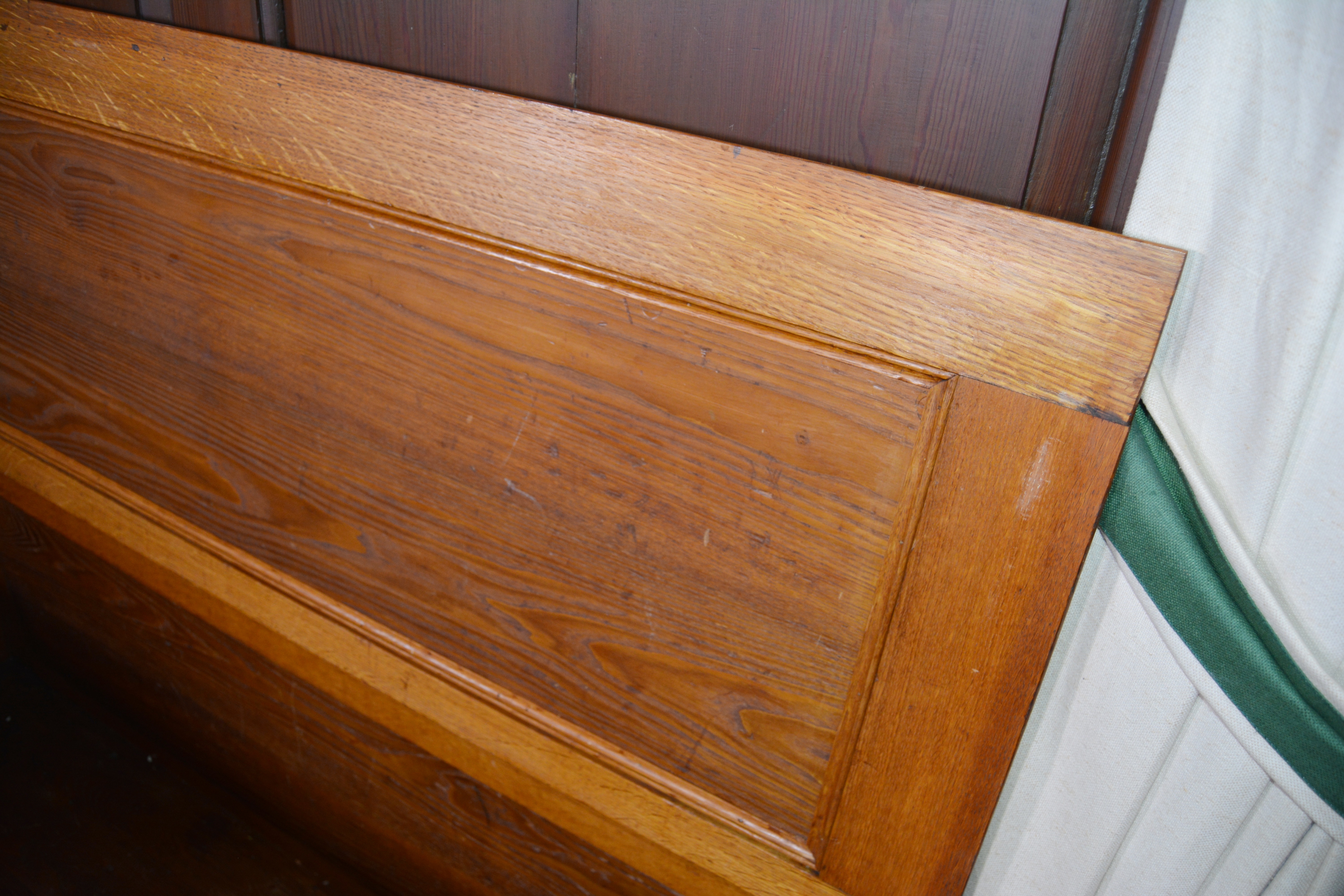 Quartersawn Oak Blanket Chest, 20th Century