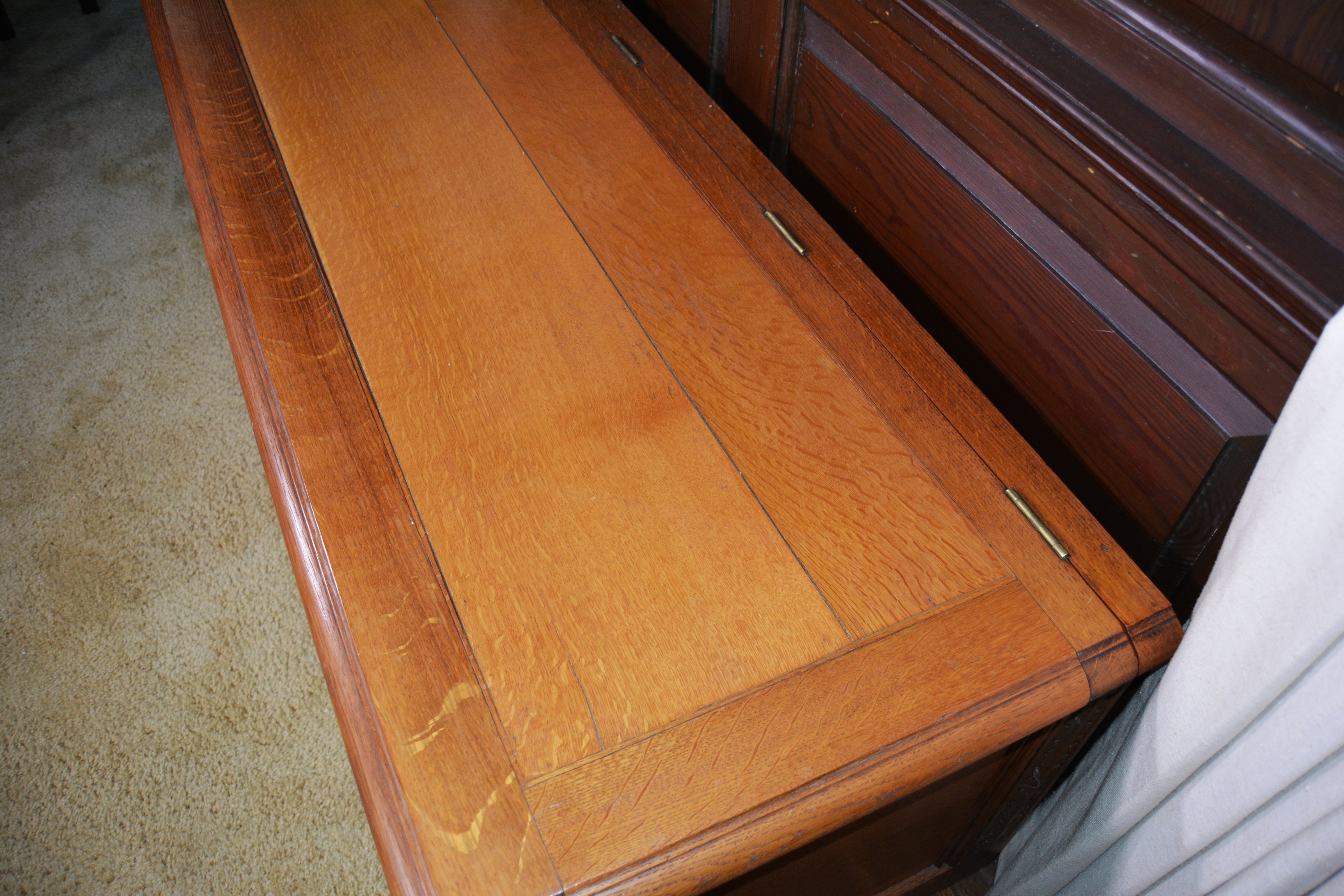 Quartersawn Oak Blanket Chest, 20th Century