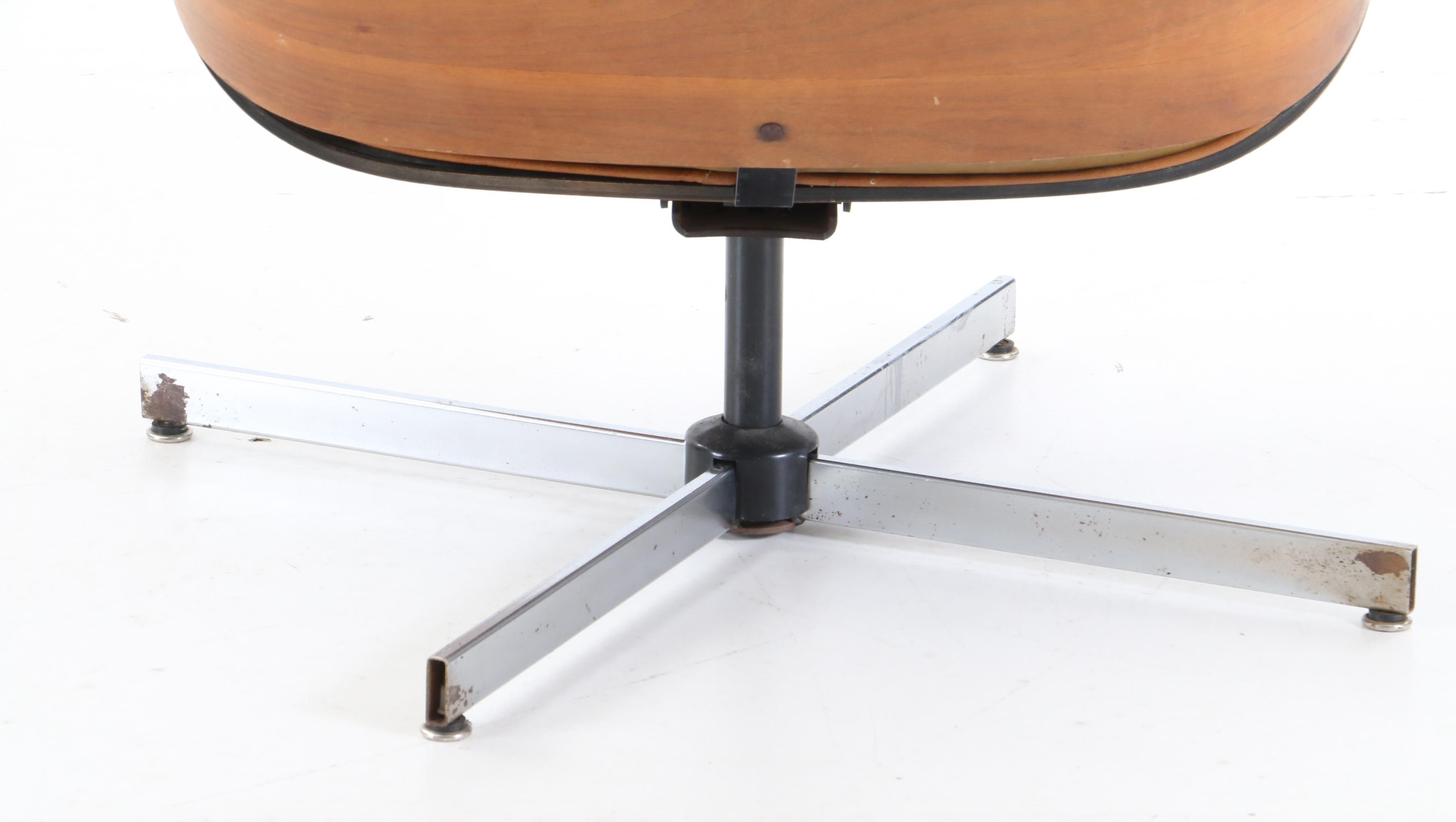 Eames Style Lounge Chair