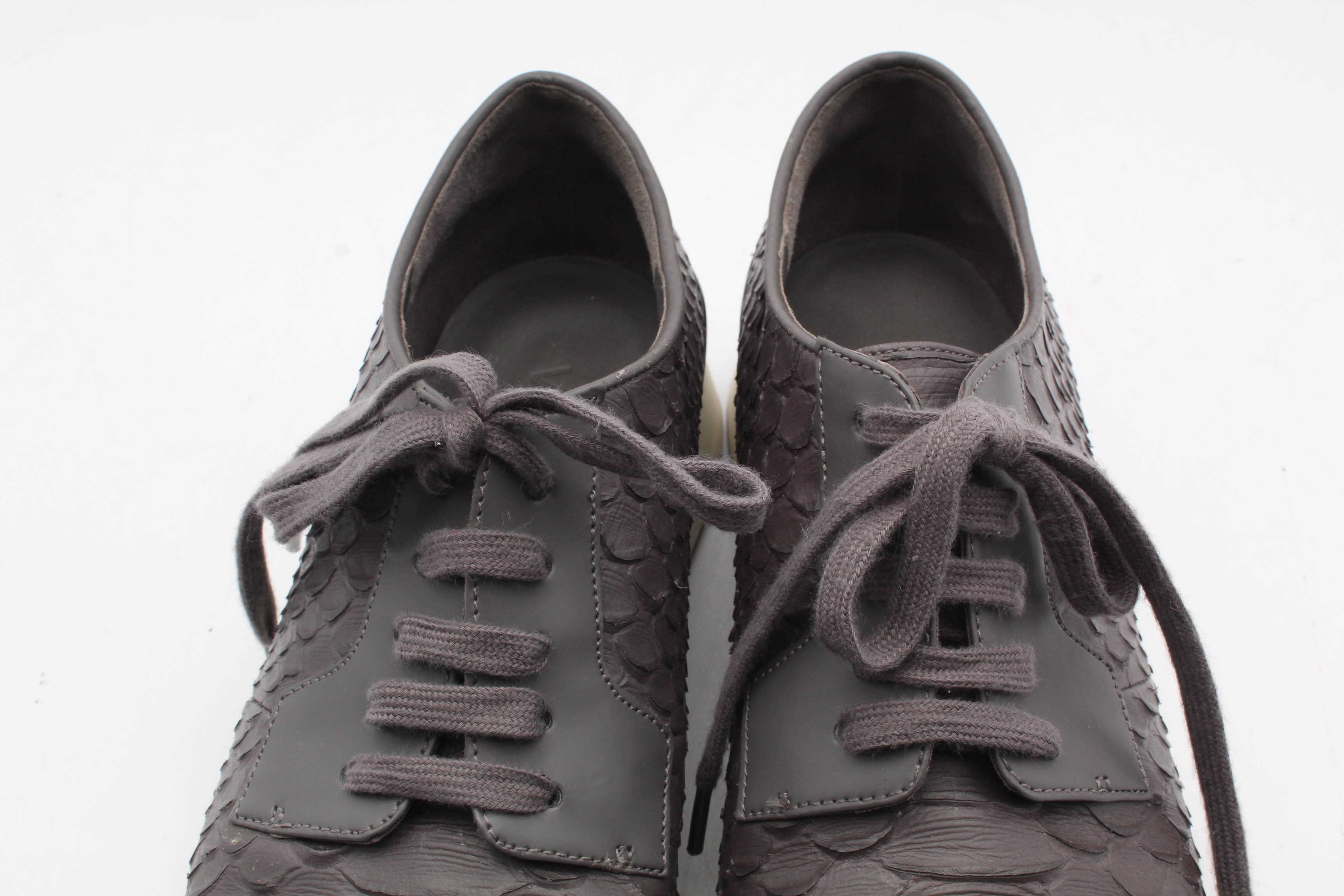 Vince Reptile Textured Grey Leather Shoes