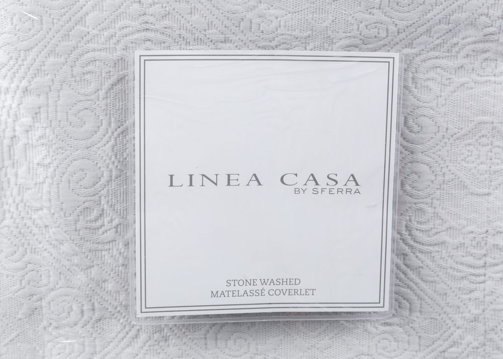 Linea Casa by Sferra Full/Queen Matelassé Coverlet and Sham Set