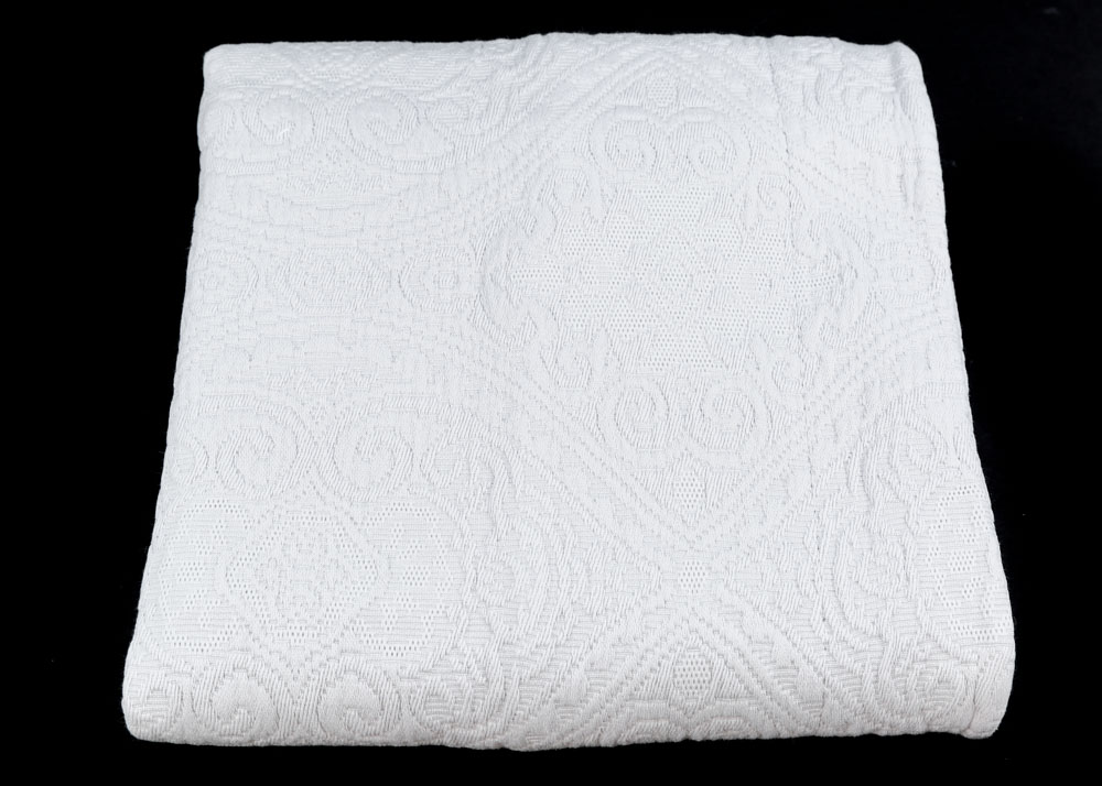 Linea Casa by Sferra Full/Queen Matelassé Coverlet and Sham Set