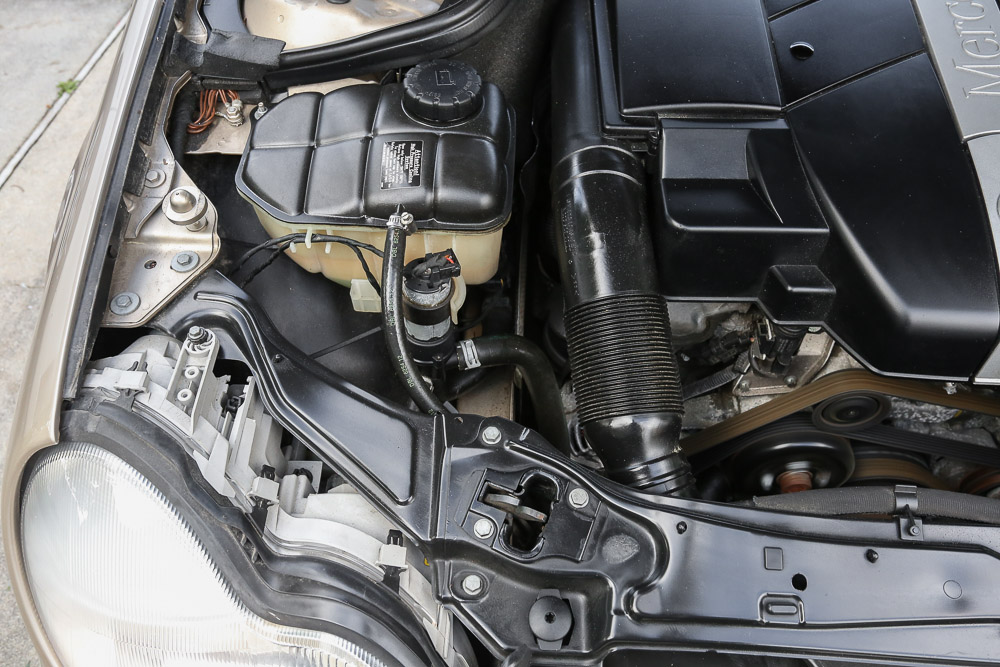 2001 Mercedes-Benz C240 Luxury Sedan