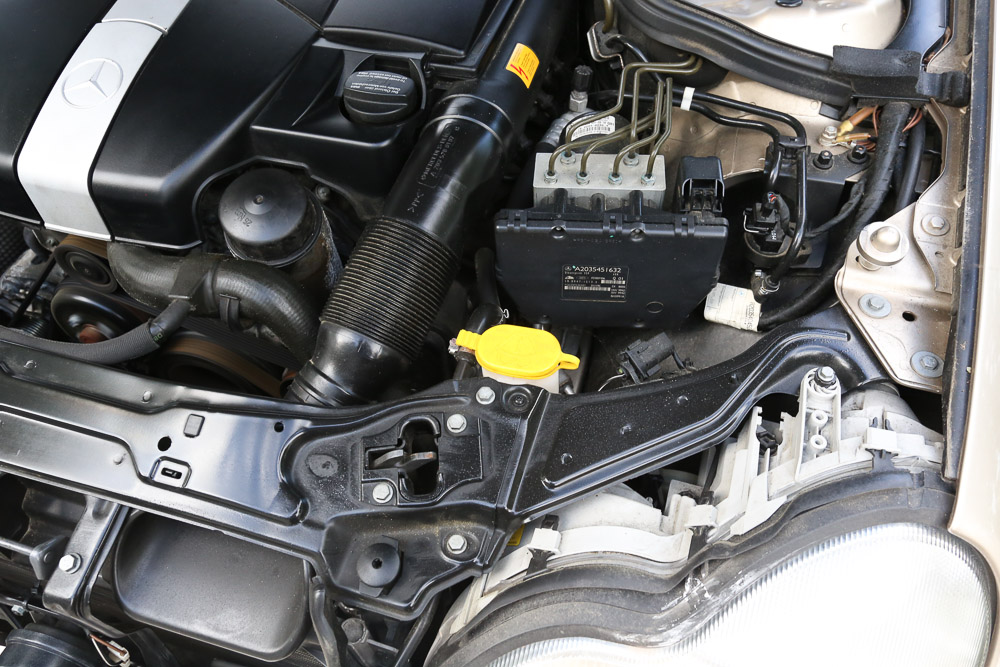 2001 Mercedes-Benz C240 Luxury Sedan