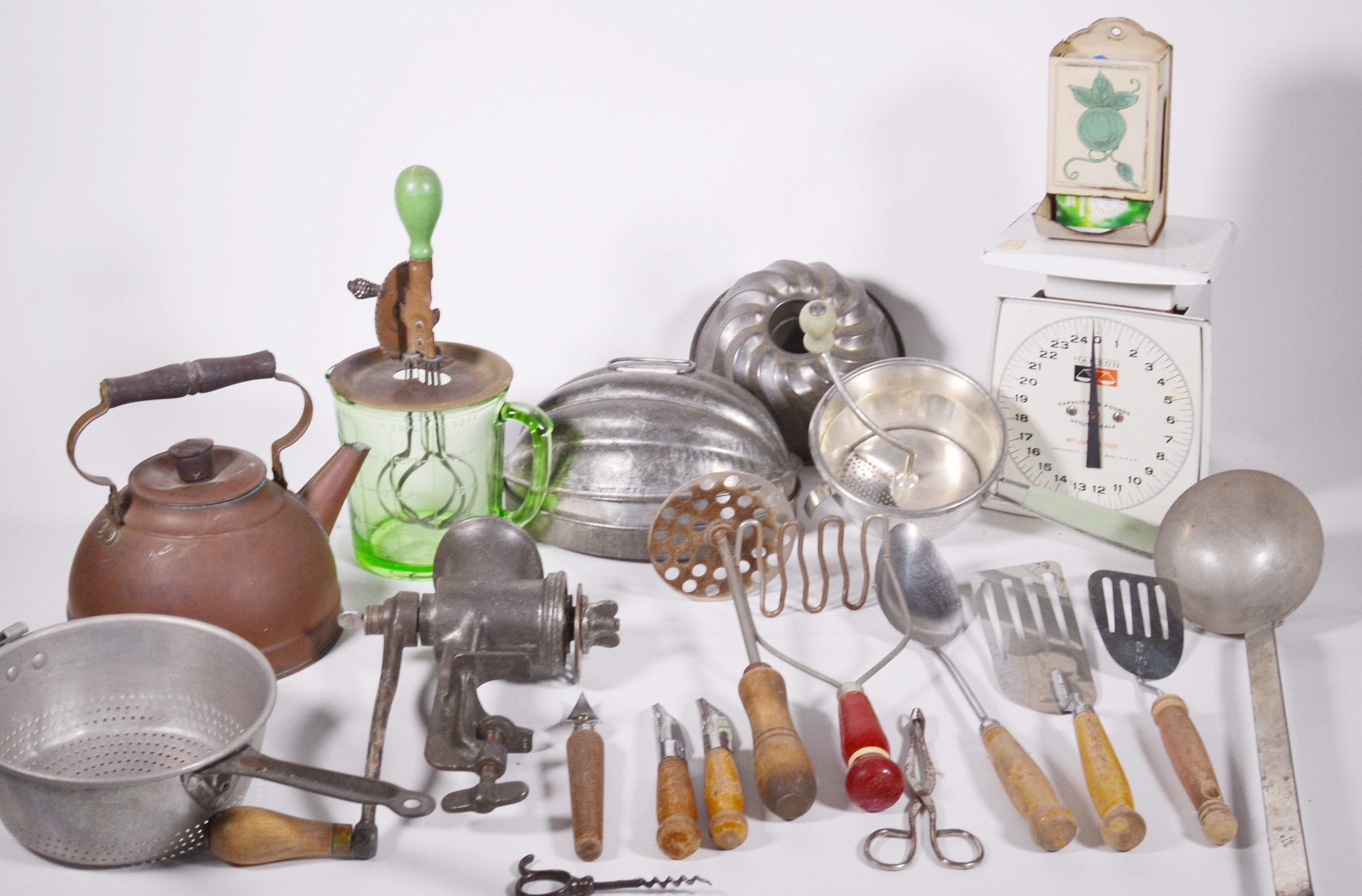 Vintage Kitchen Gadgets Featuring Hanson Utility Scale