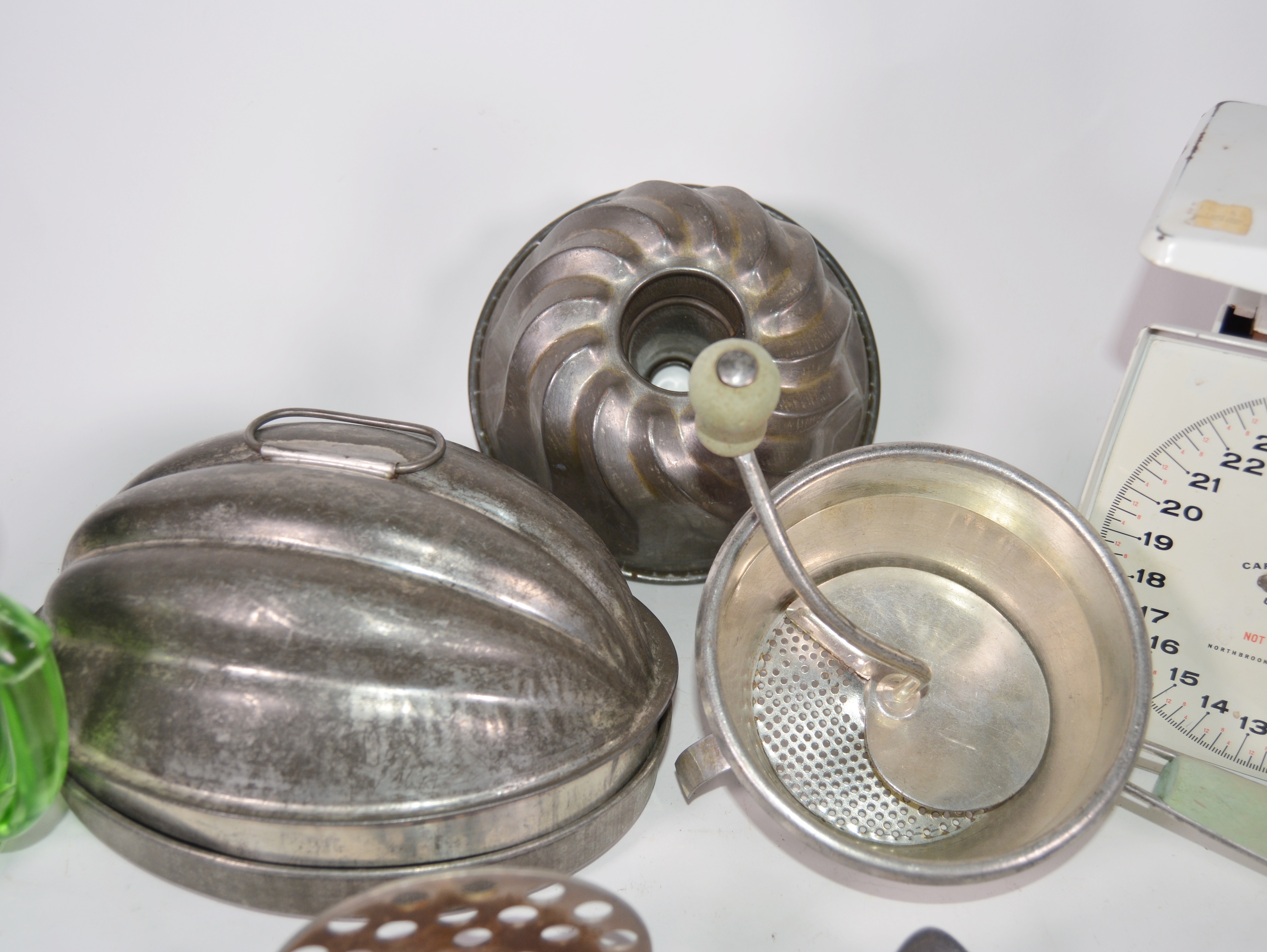 Vintage Kitchen Gadgets Featuring Hanson Utility Scale