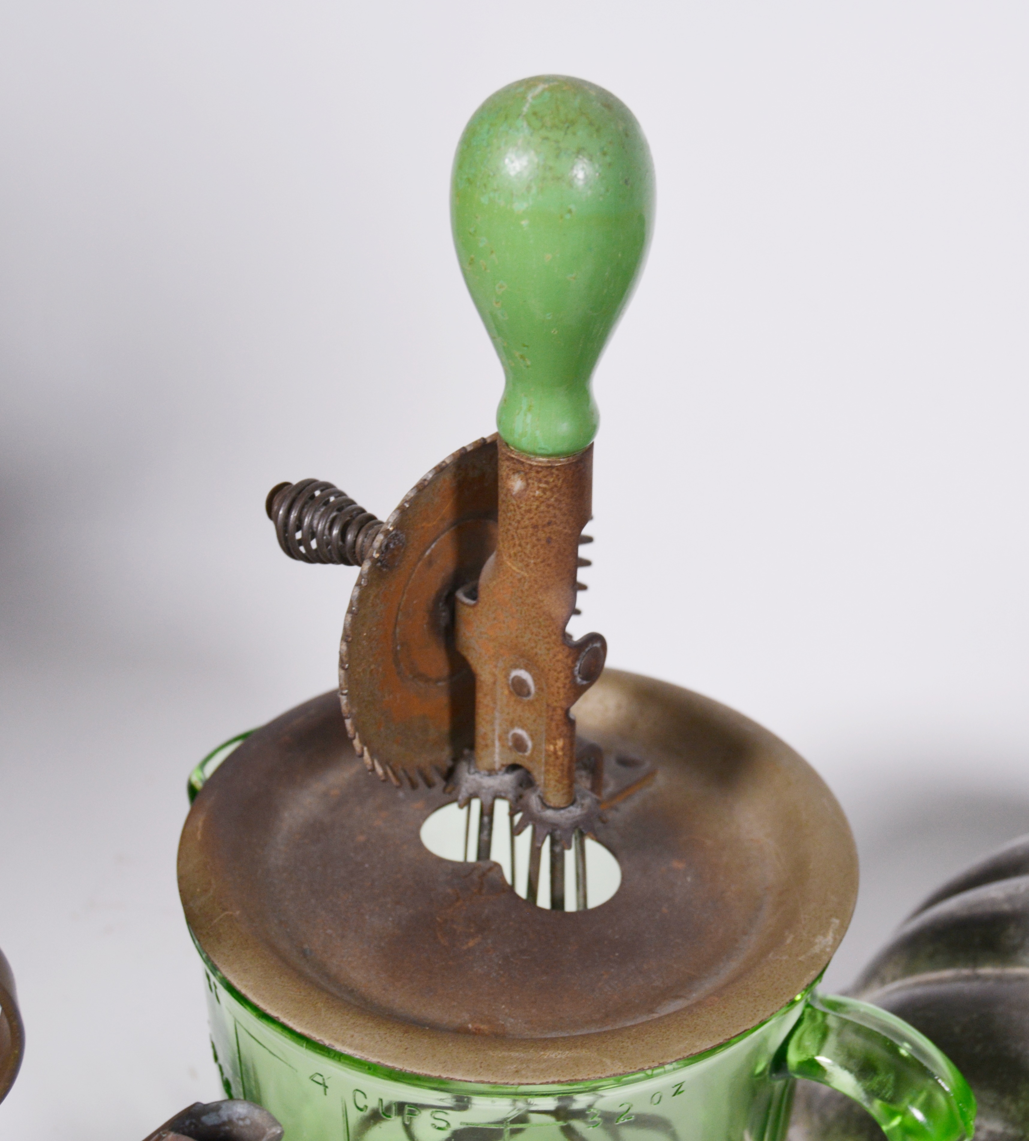 Vintage Kitchen Gadgets Featuring Hanson Utility Scale