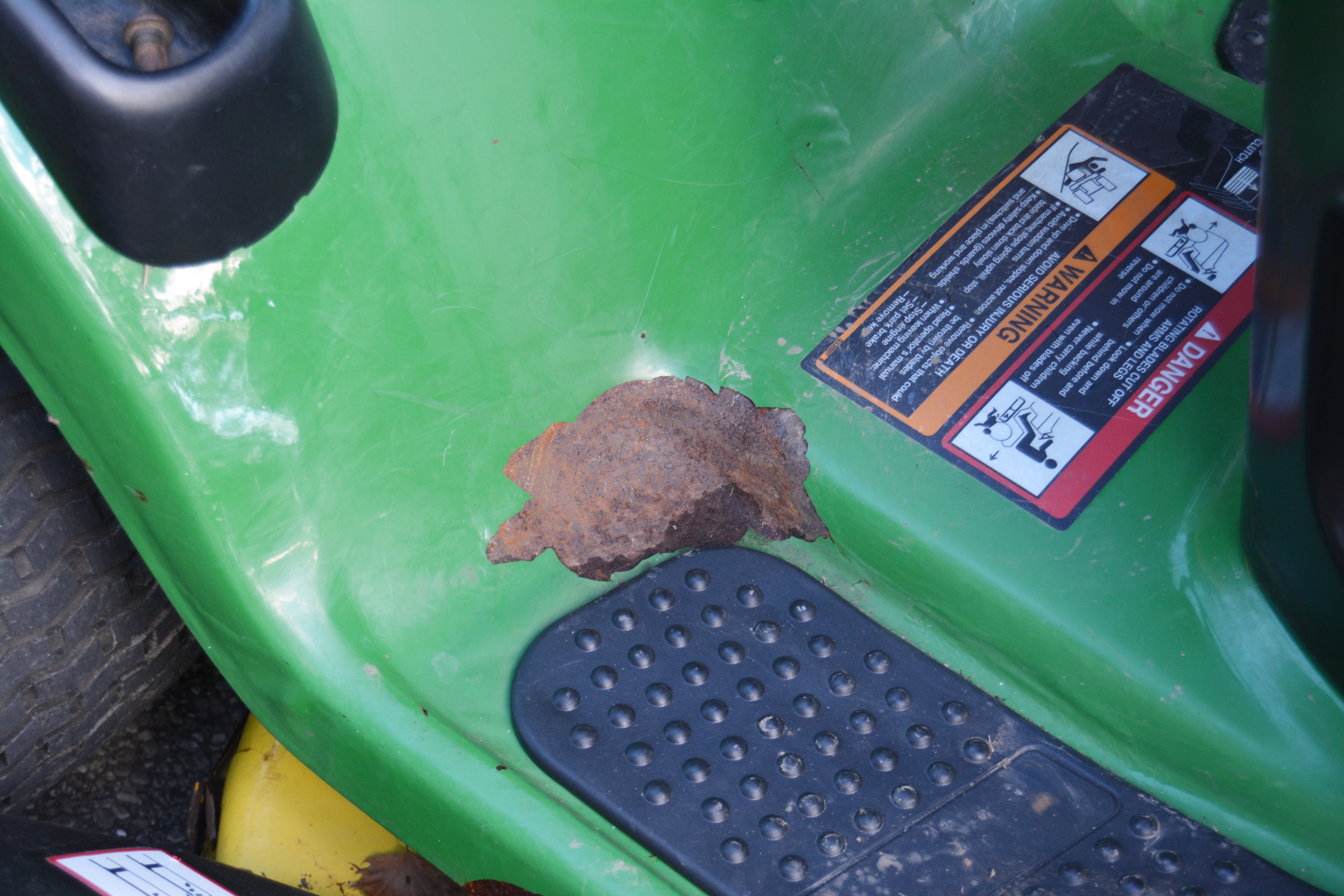 John Deere Tractor Mower L110 with Rear Grass Bagger