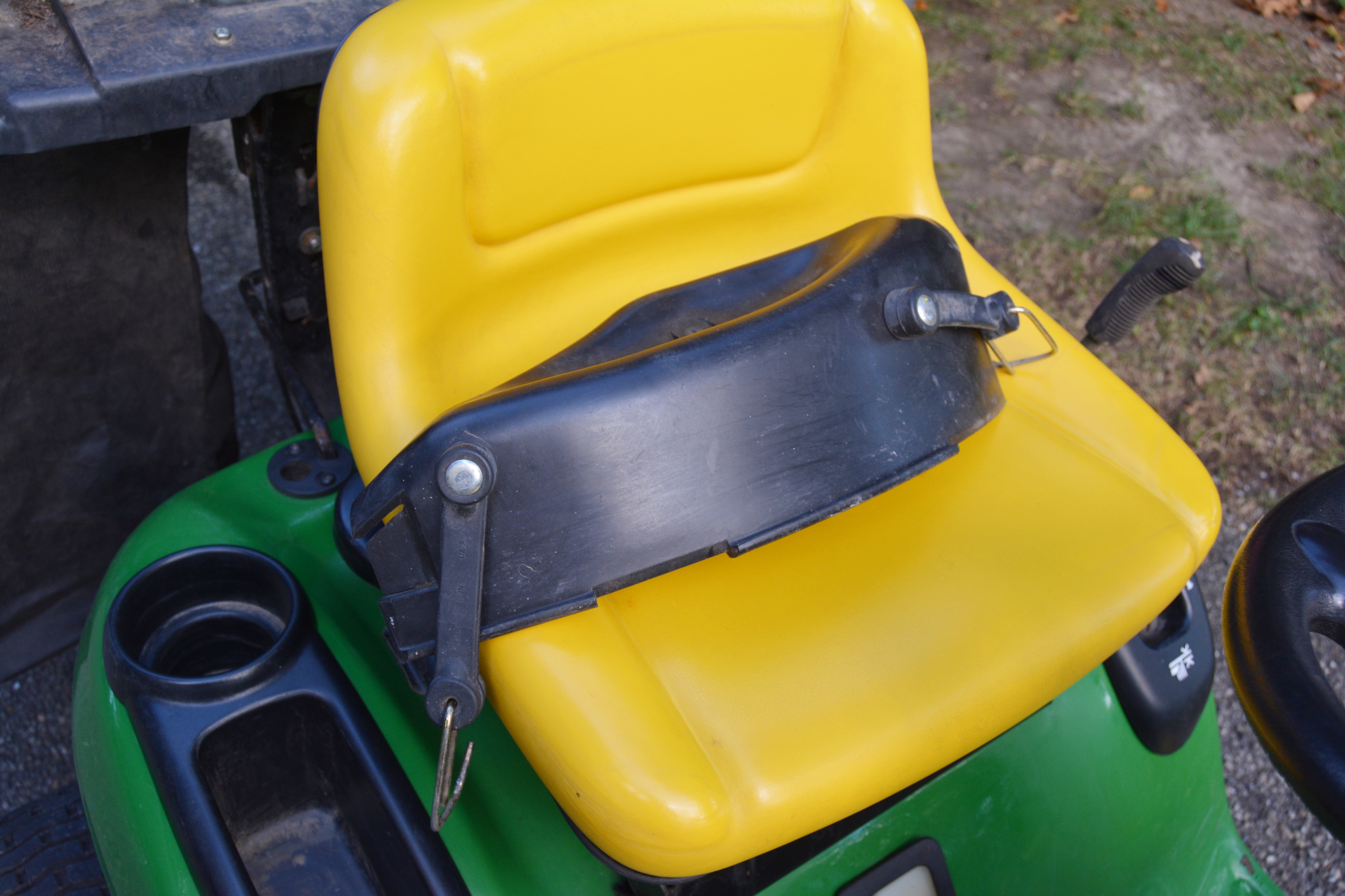John Deere Tractor Mower L110 with Rear Grass Bagger
