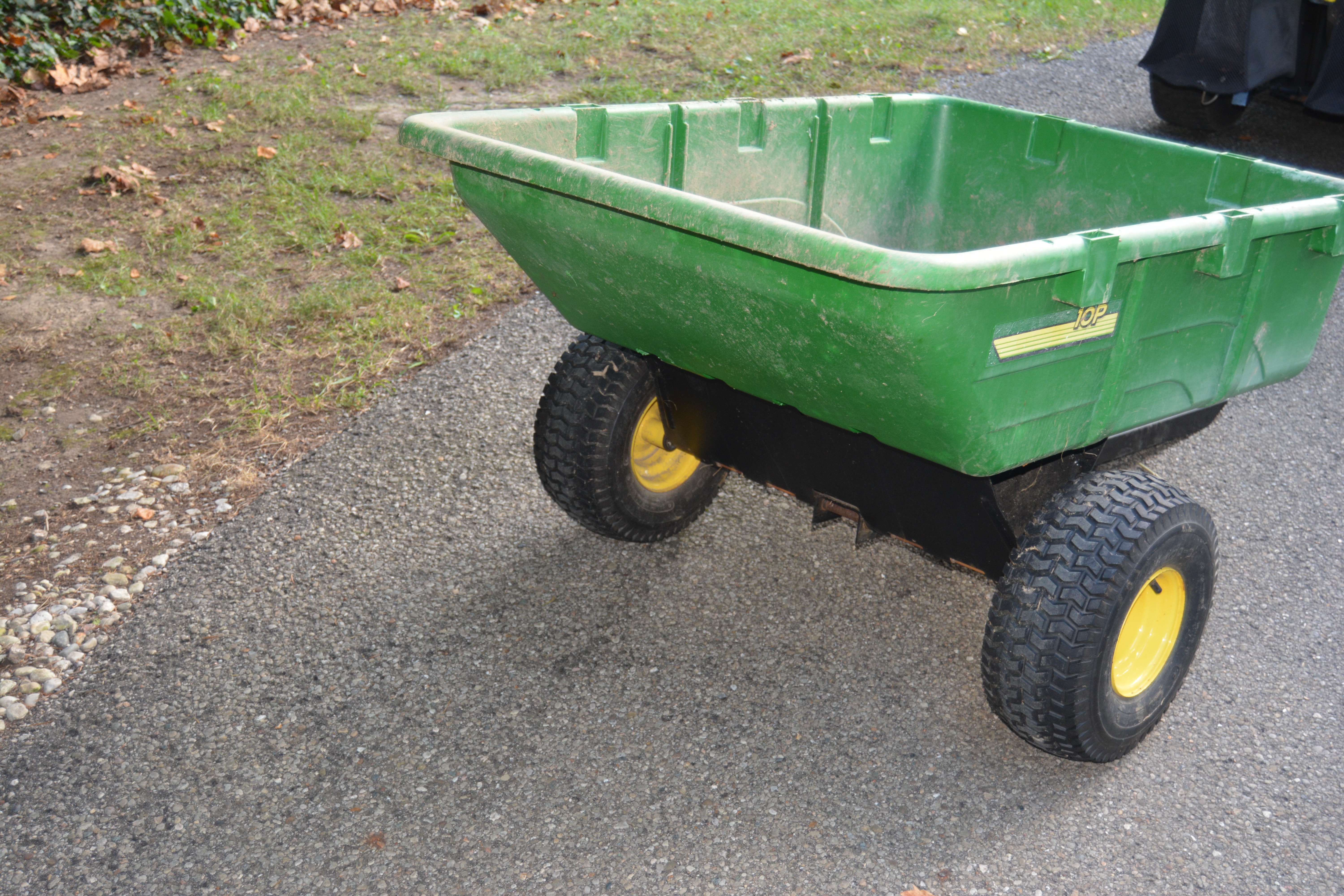 John Deere 10P Trailer/Dump Cart Attachment