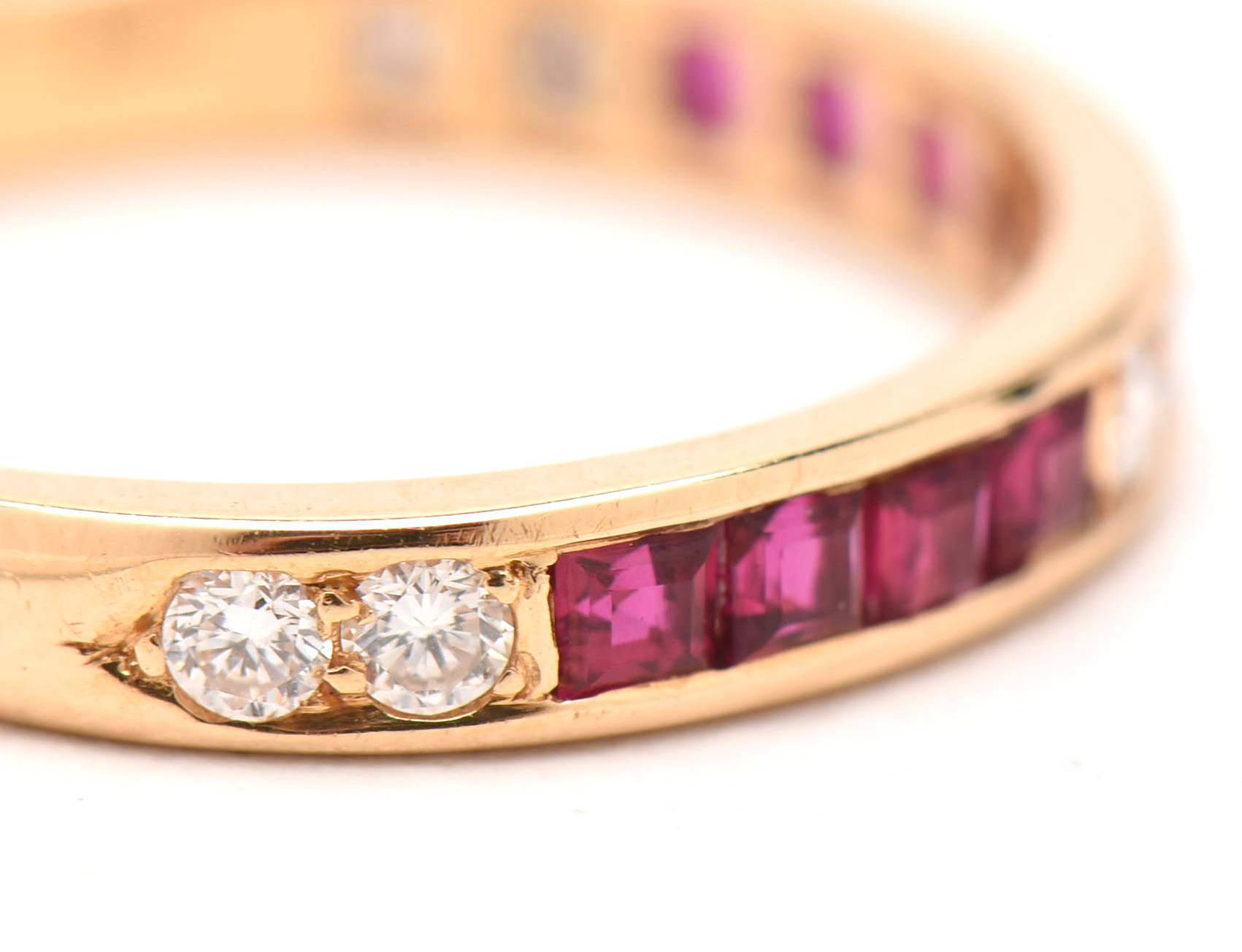 Oscar Heyman Brothers 18K Yellow Gold Diamond and Ruby Band Ring