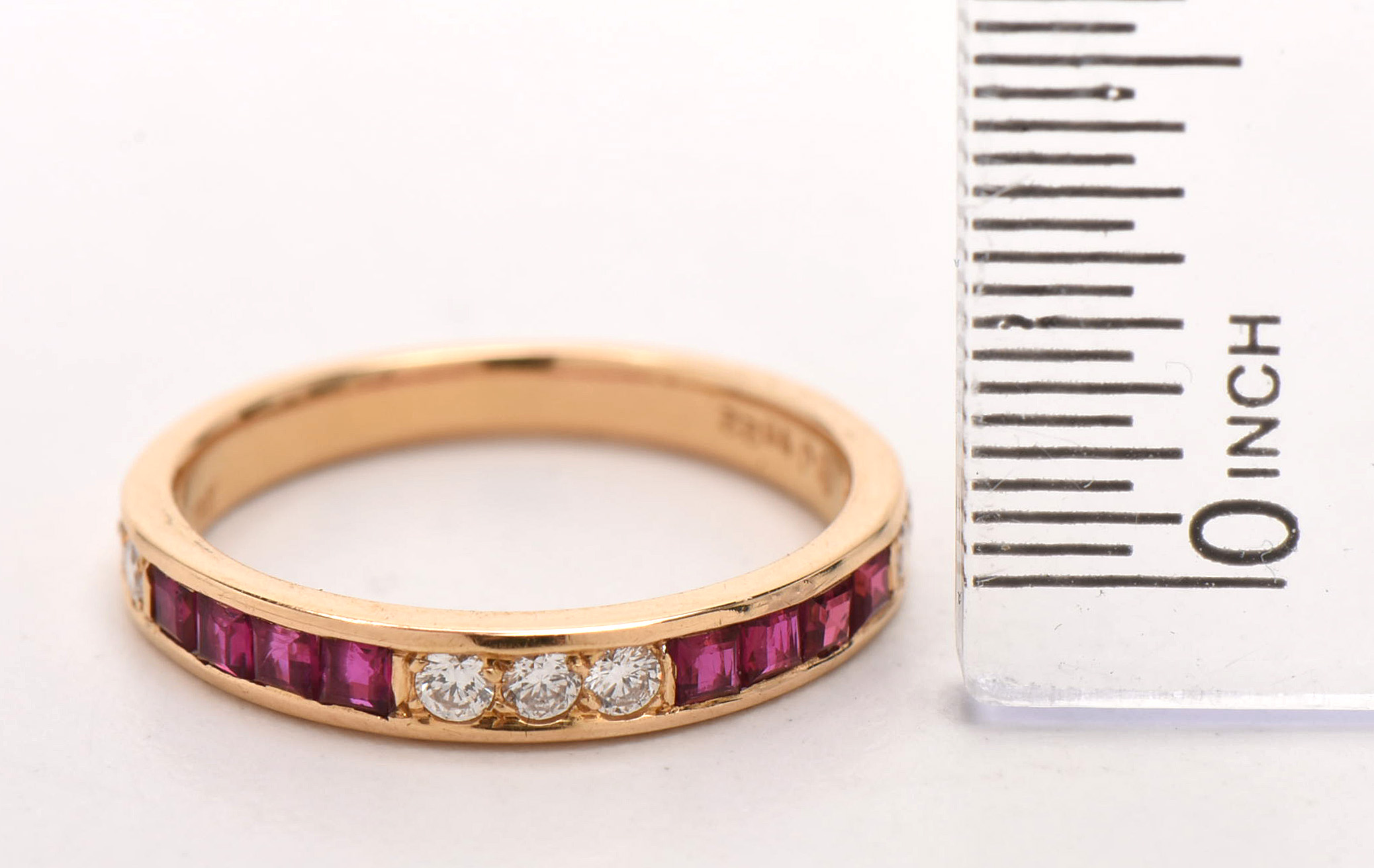 Oscar Heyman Brothers 18K Yellow Gold Diamond and Ruby Band Ring