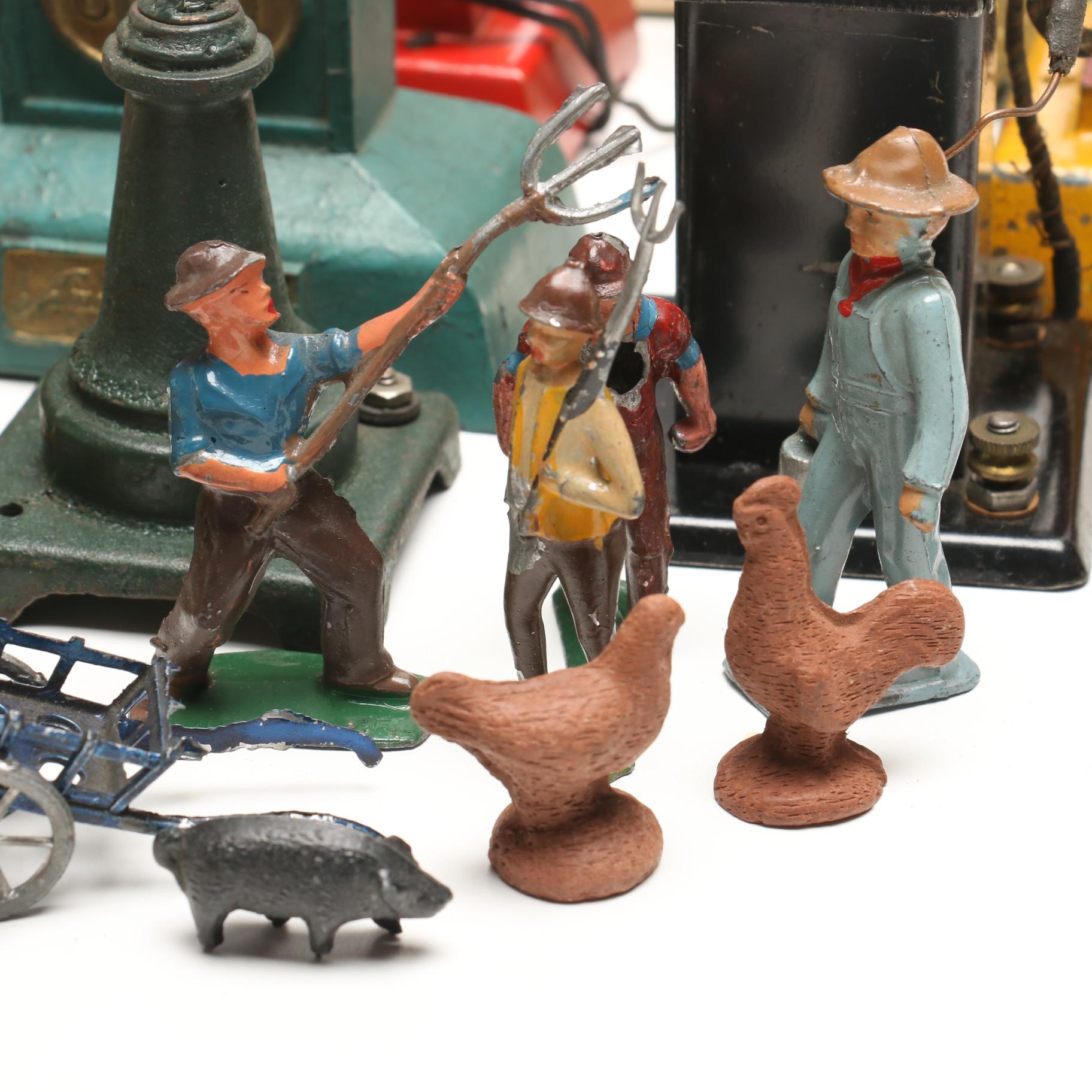 Lionel Street Lights and Railroad Signs