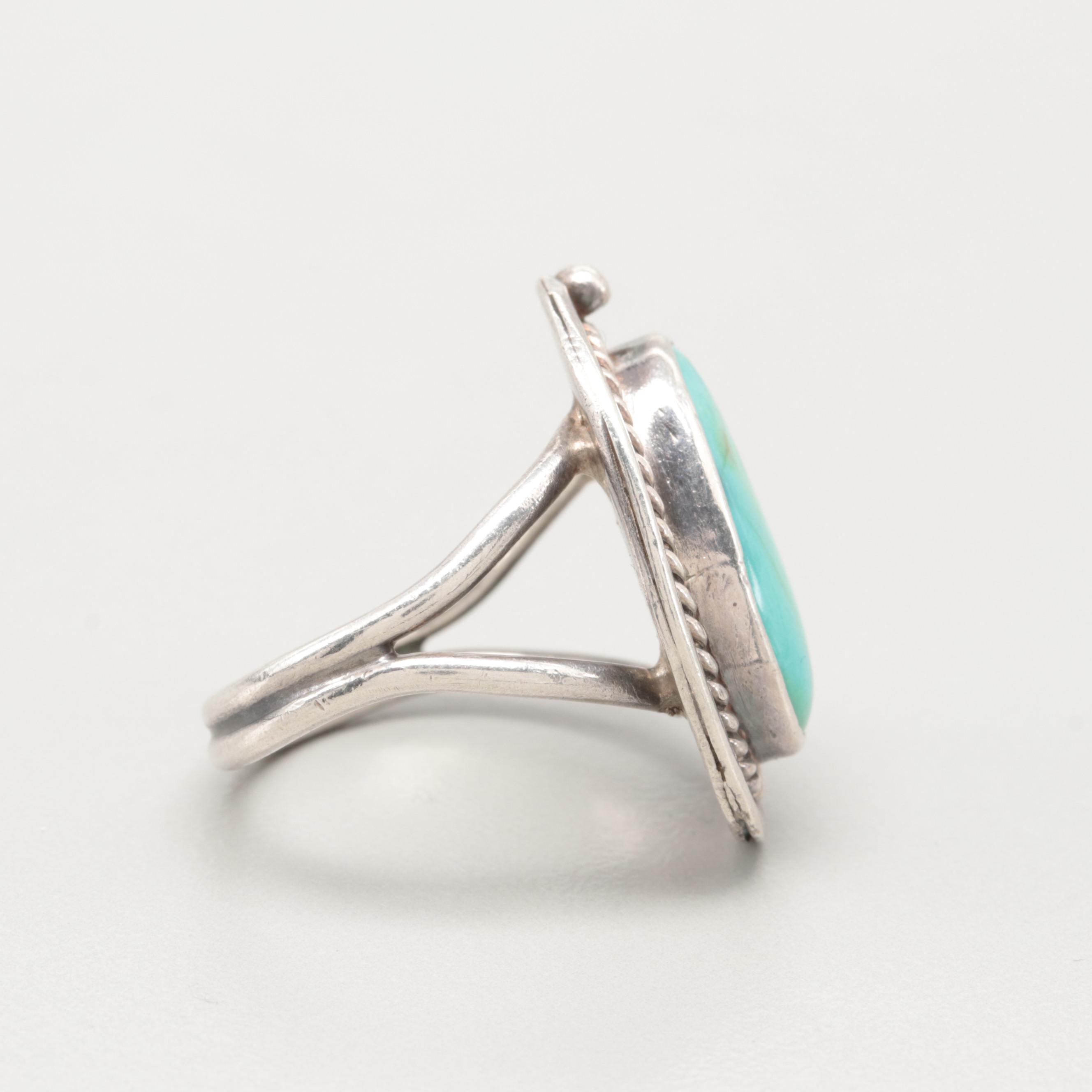 Southwestern Style Sterling Silver Turquoise Ring