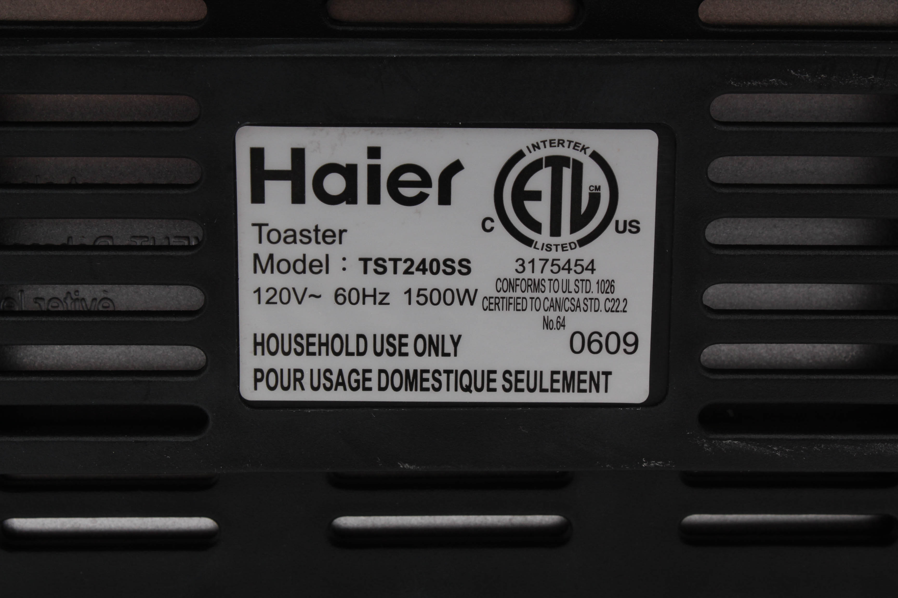 Cuisinart SmartPower Blender and Haier Toaster