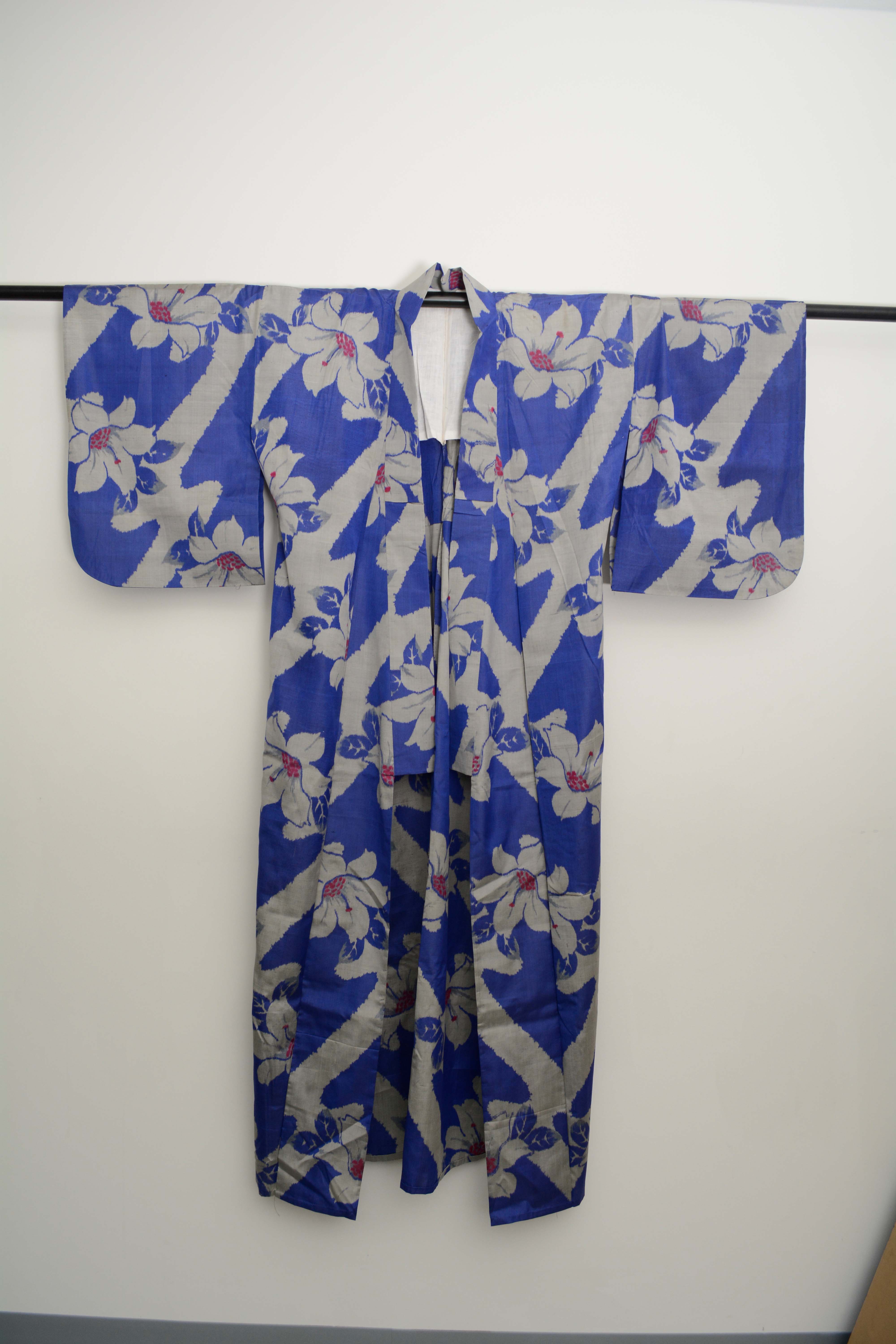 Circa 1925 Vintage Handwoven Kasuri Ikat Silk Kimono