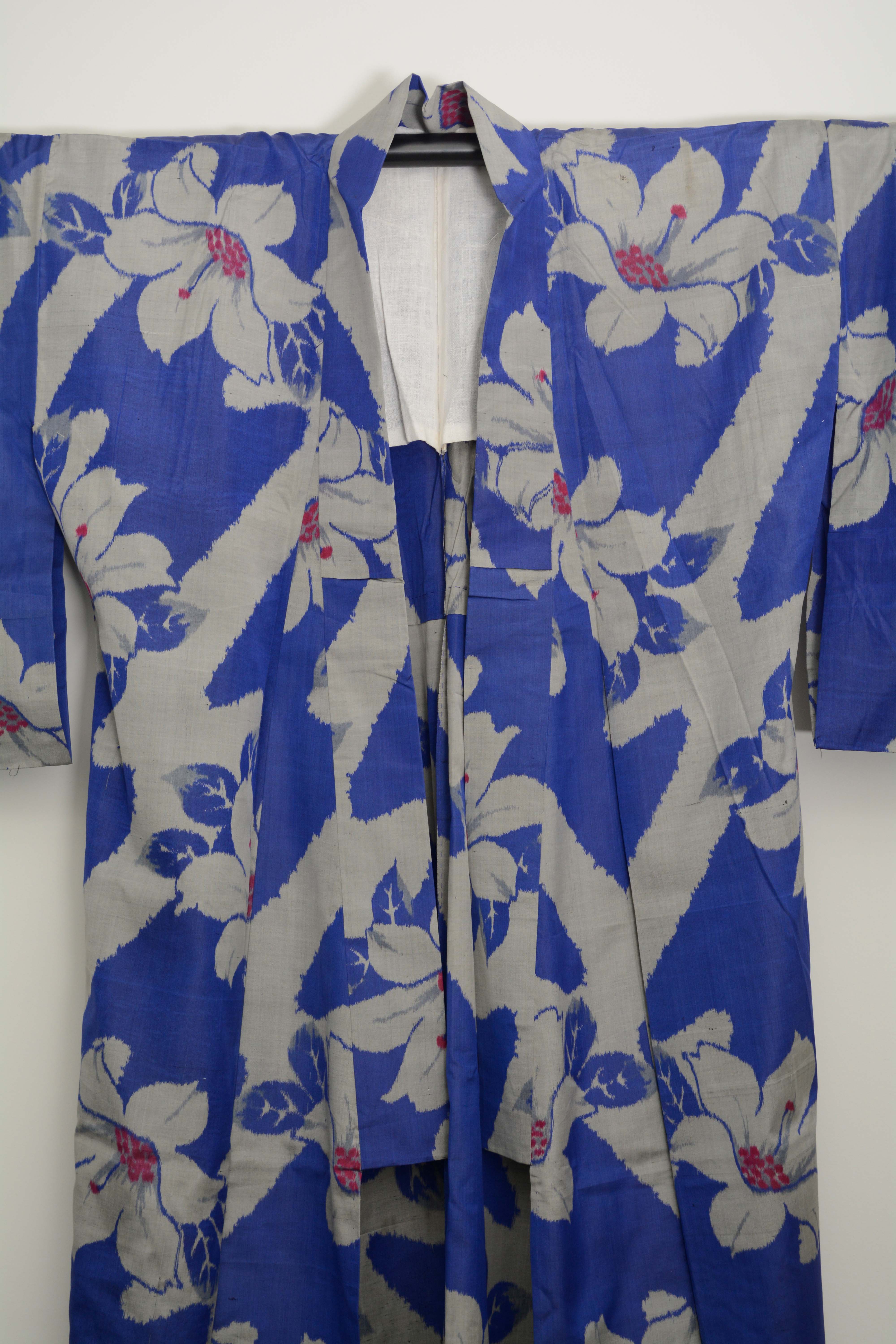 Circa 1925 Vintage Handwoven Kasuri Ikat Silk Kimono