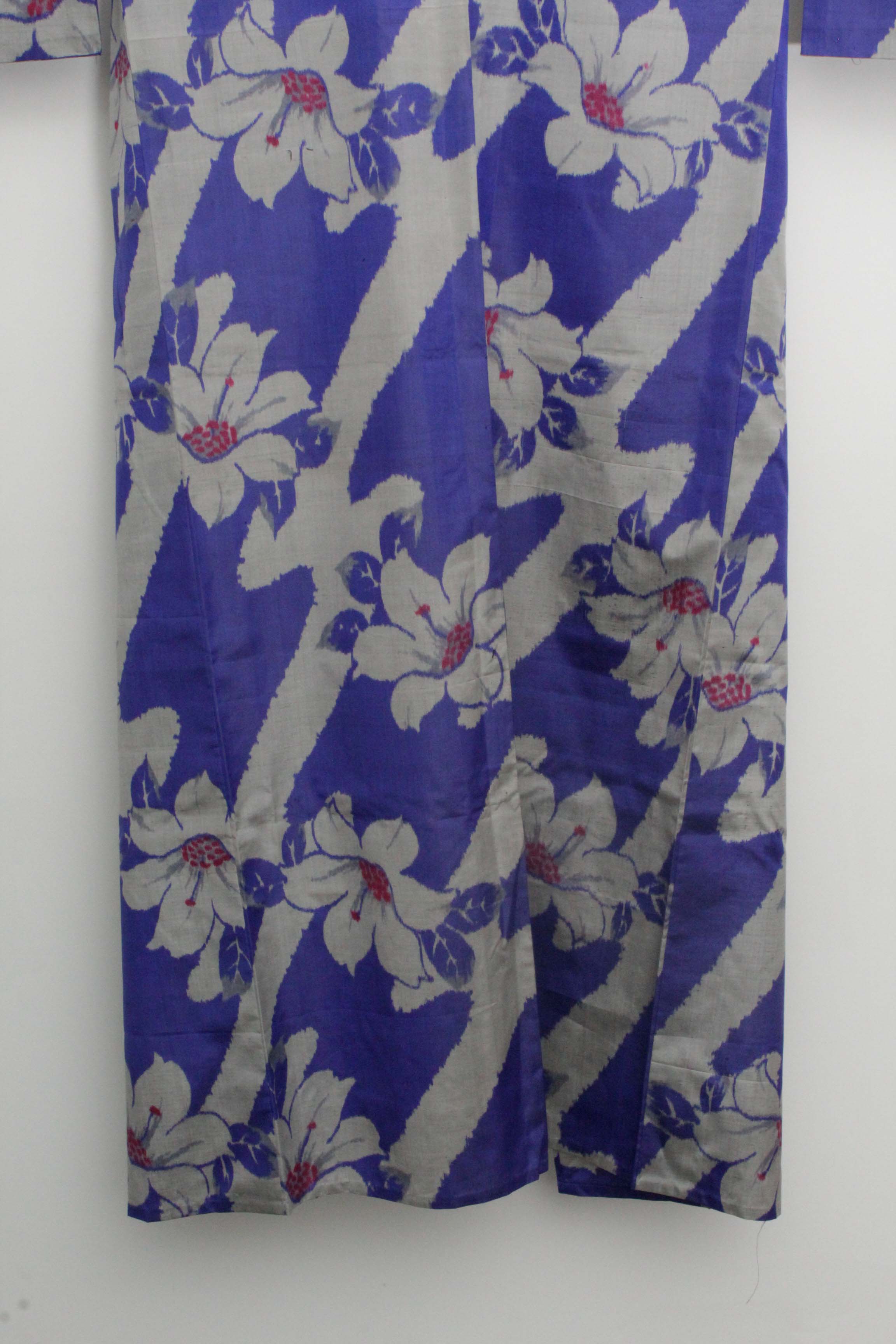 Circa 1925 Vintage Handwoven Kasuri Ikat Silk Kimono