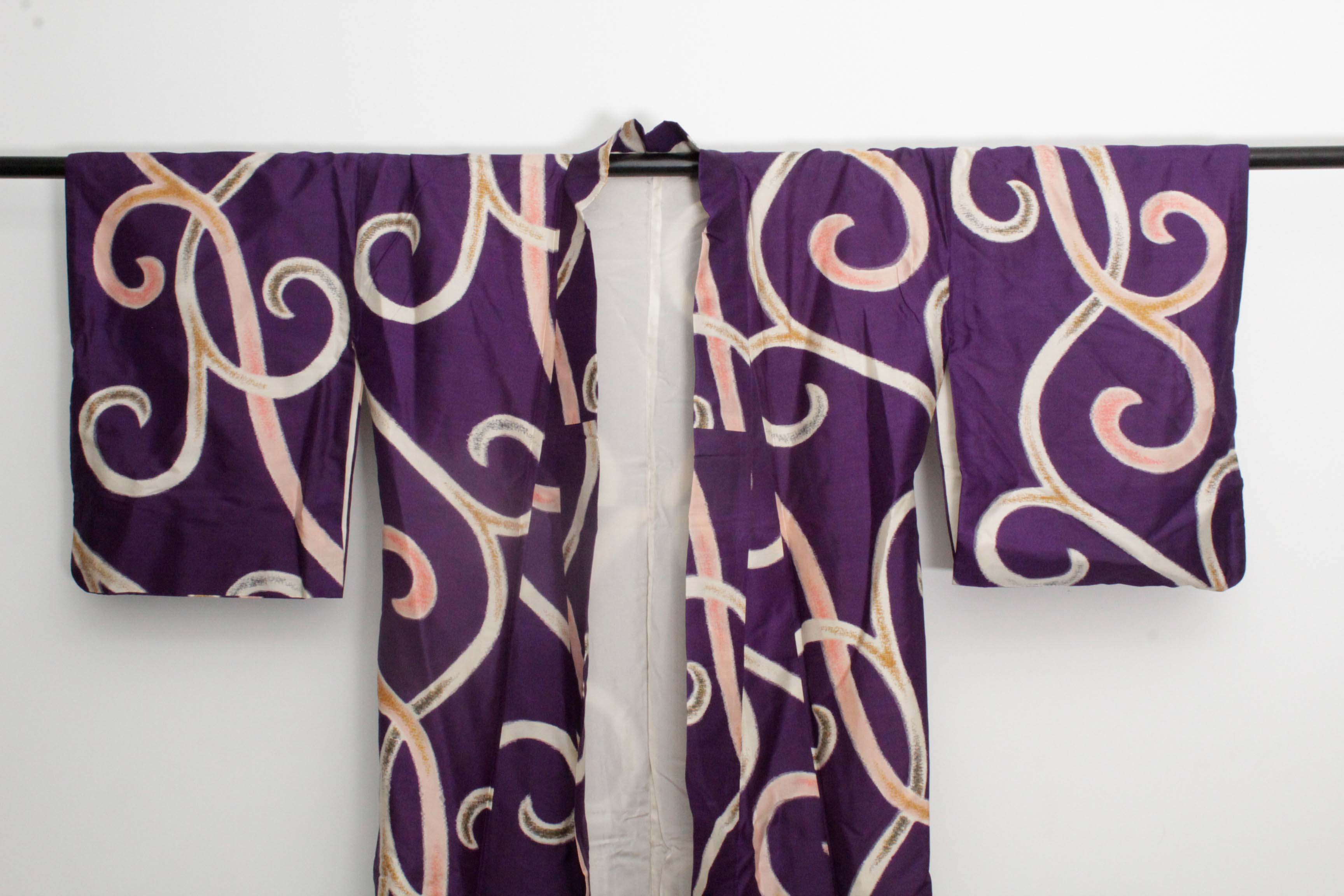 Circa 1940 Vintage Handwoven Kasuri Ikat Silk Kimono