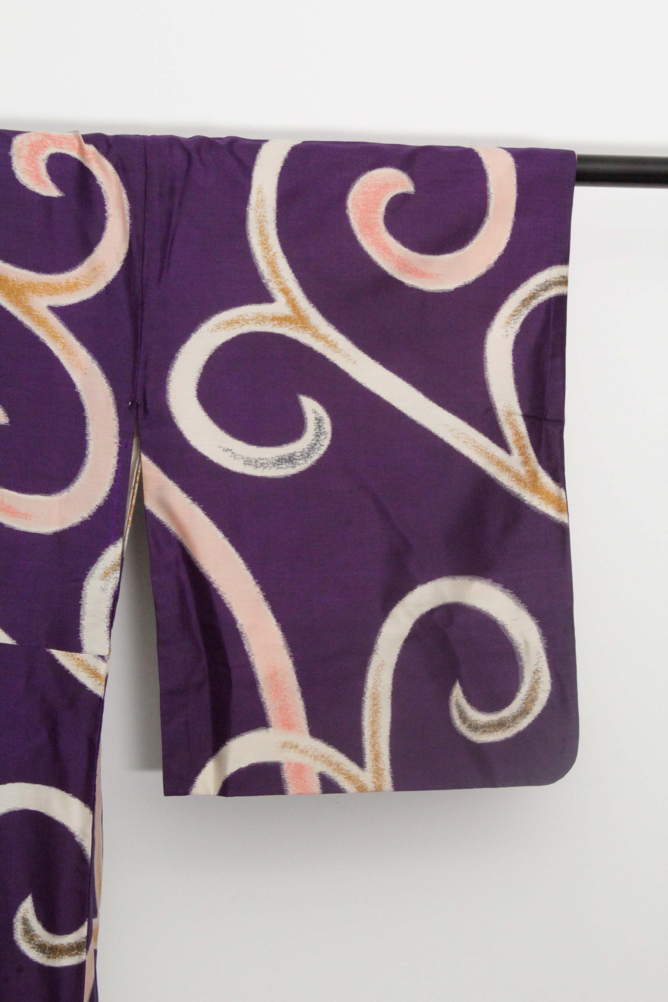 Circa 1940 Vintage Handwoven Kasuri Ikat Silk Kimono