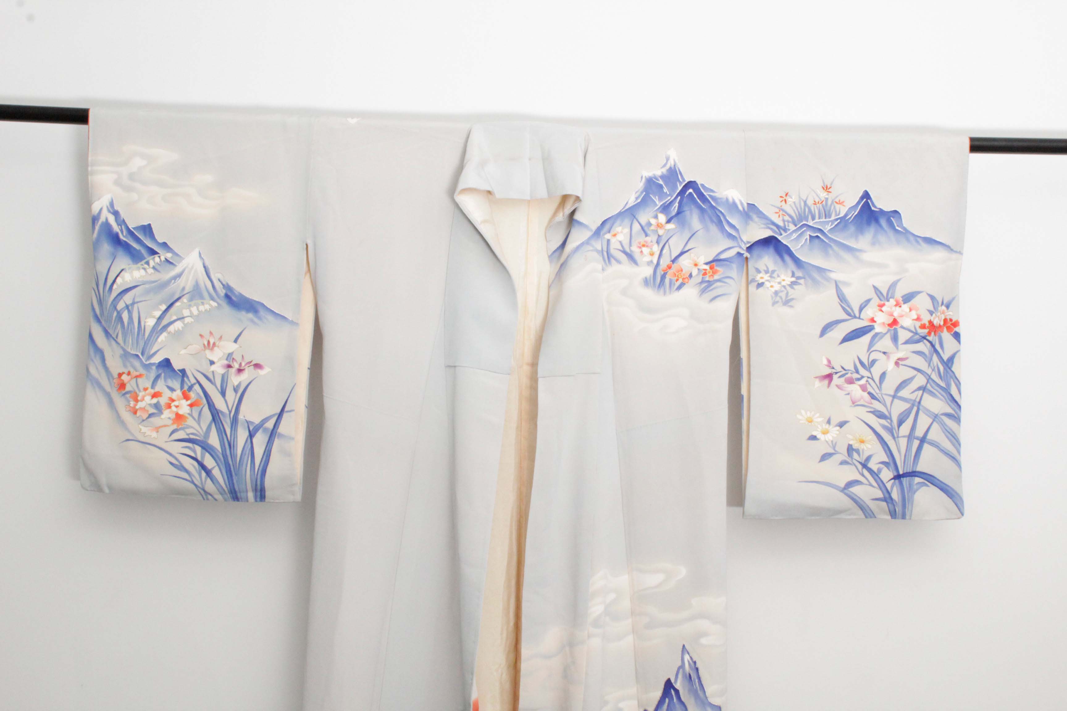 Circa 1930 Vintage Handwoven Silk Crepe Kimono