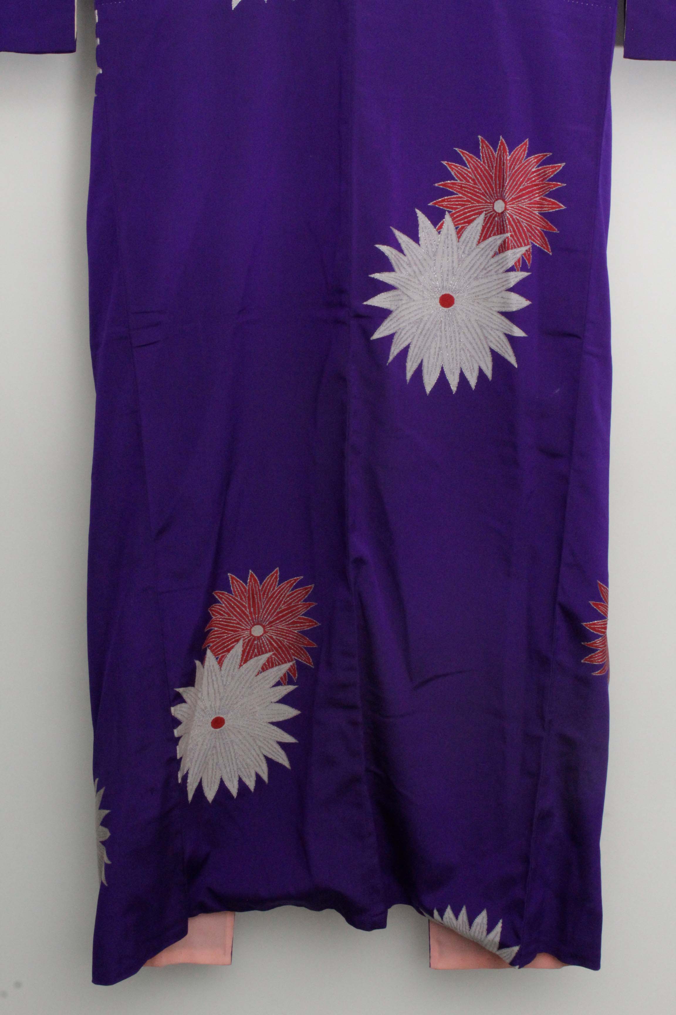 Circa 1930 Vintage Handwoven Omeshi Silk Crepe Kosode Kimono